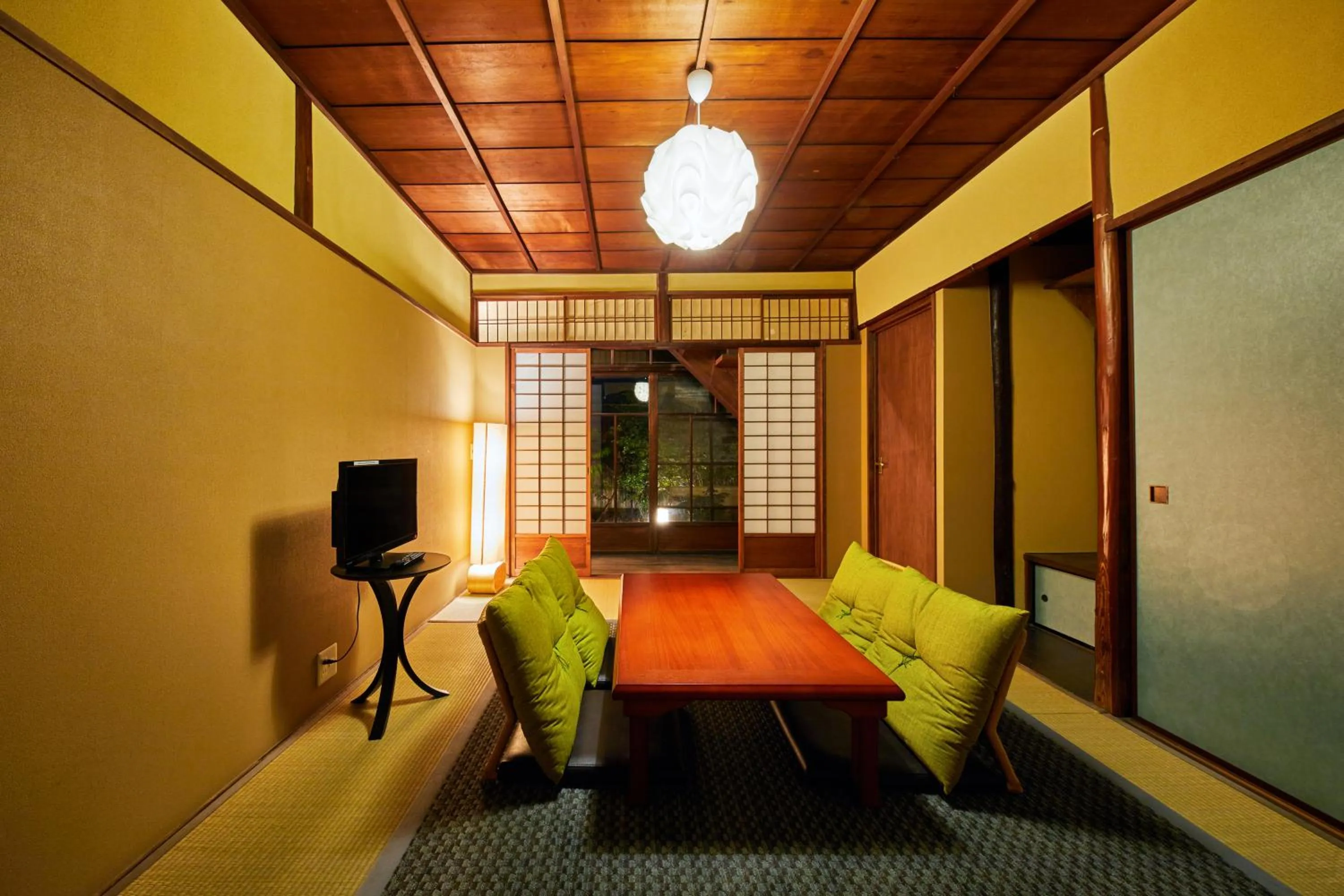 TV and multimedia in Kyomachiya Hotel Mifuku