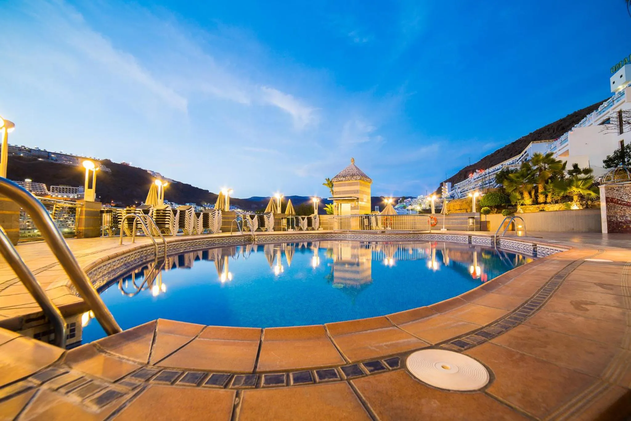 Property building in Apartamentos Cabau Cala Nova