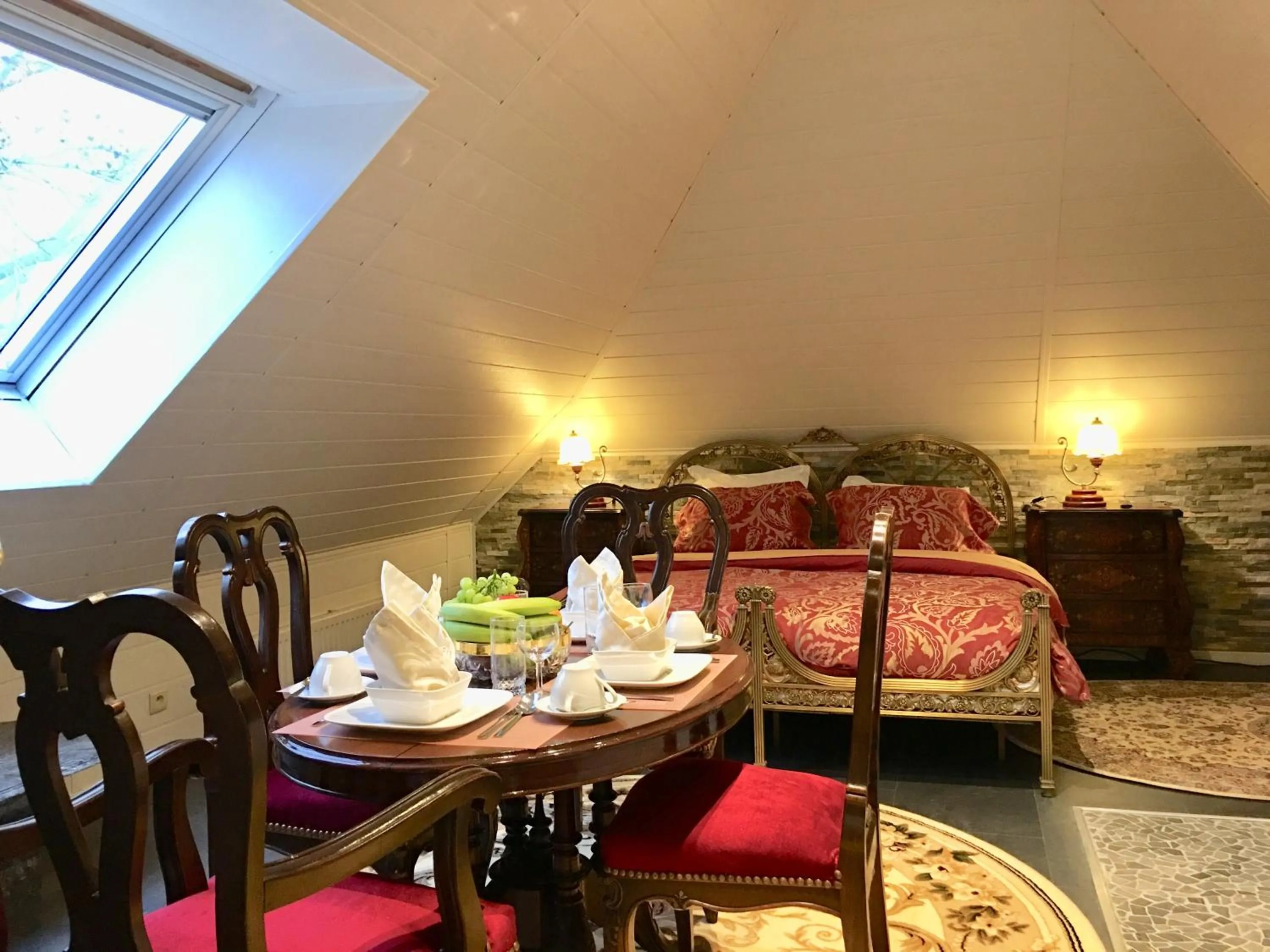 Dining area in Koetshuis Bosdam