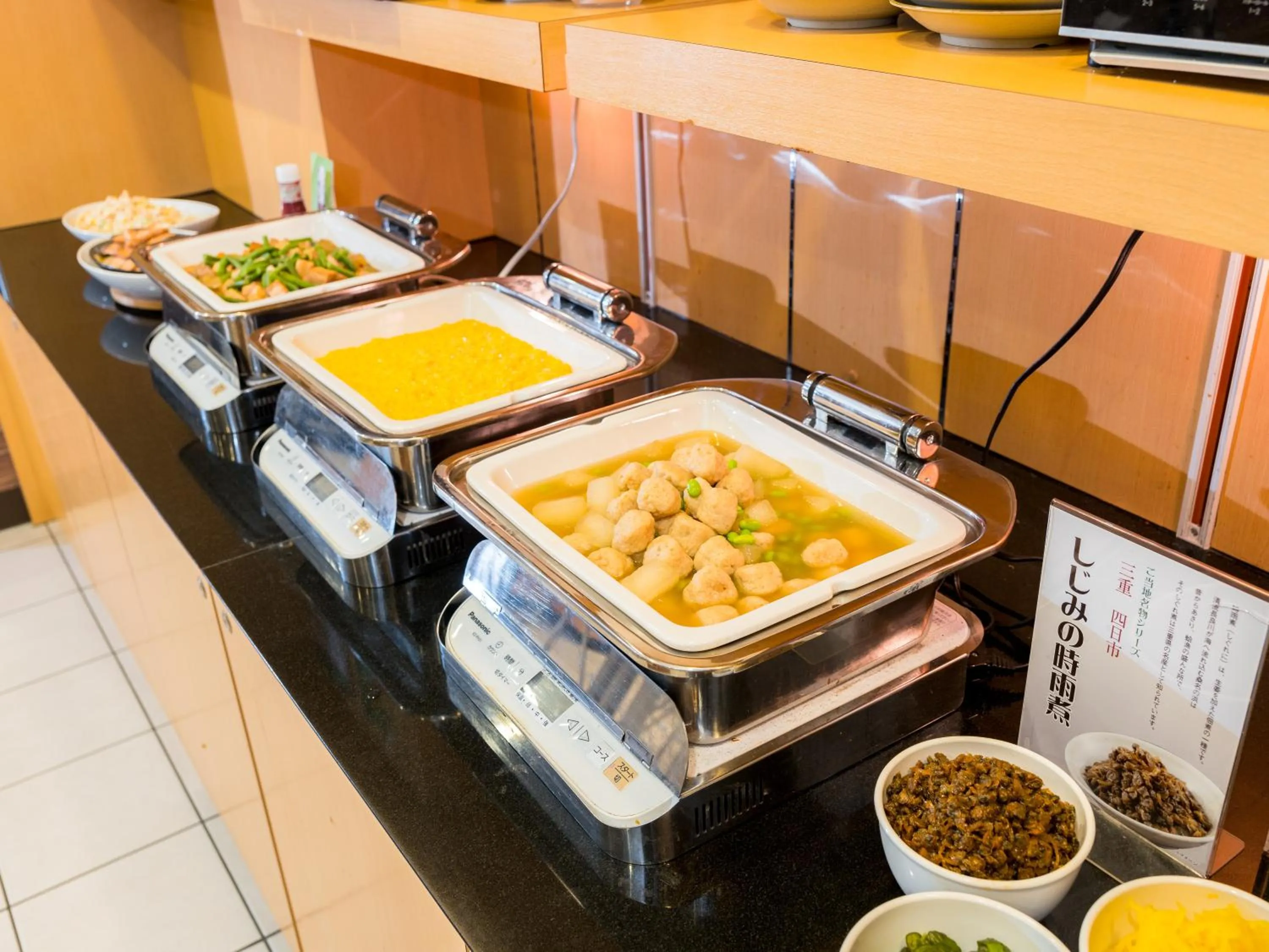 Buffet breakfast in Super Hotel Yokkaichi Route 1