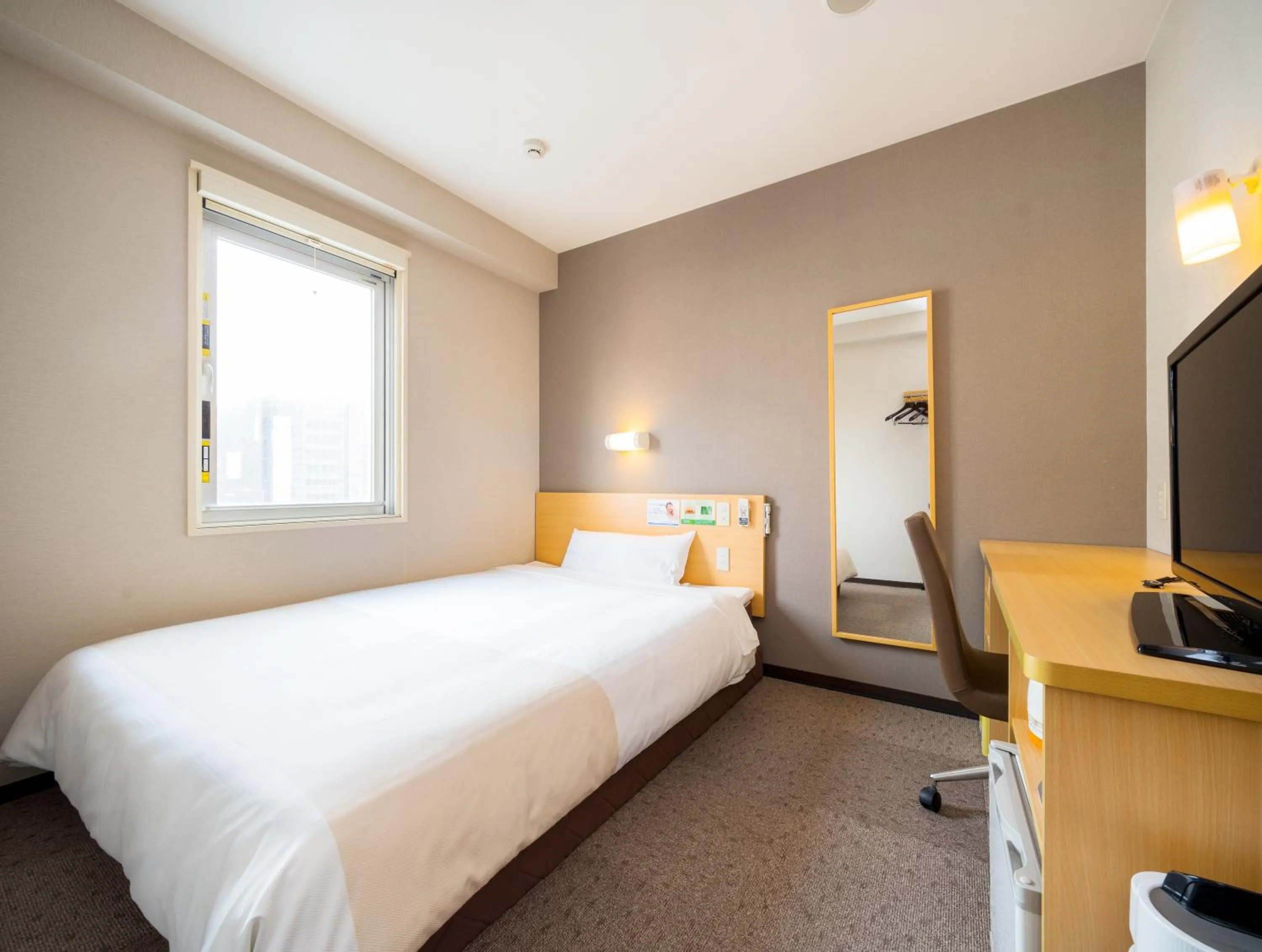 Bed in Super Hotel Yokkaichi Route 1