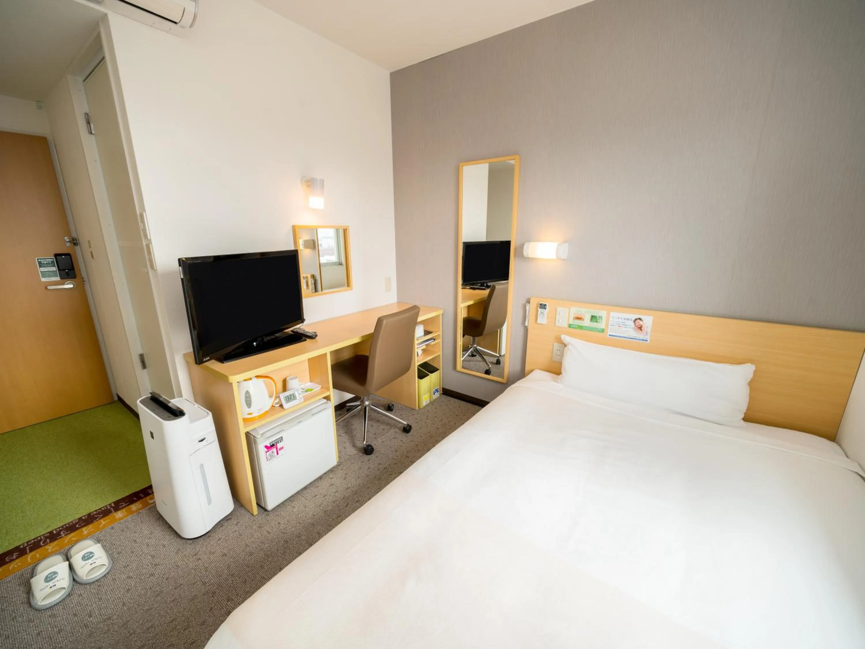Bed in Super Hotel Yokkaichi Route 1