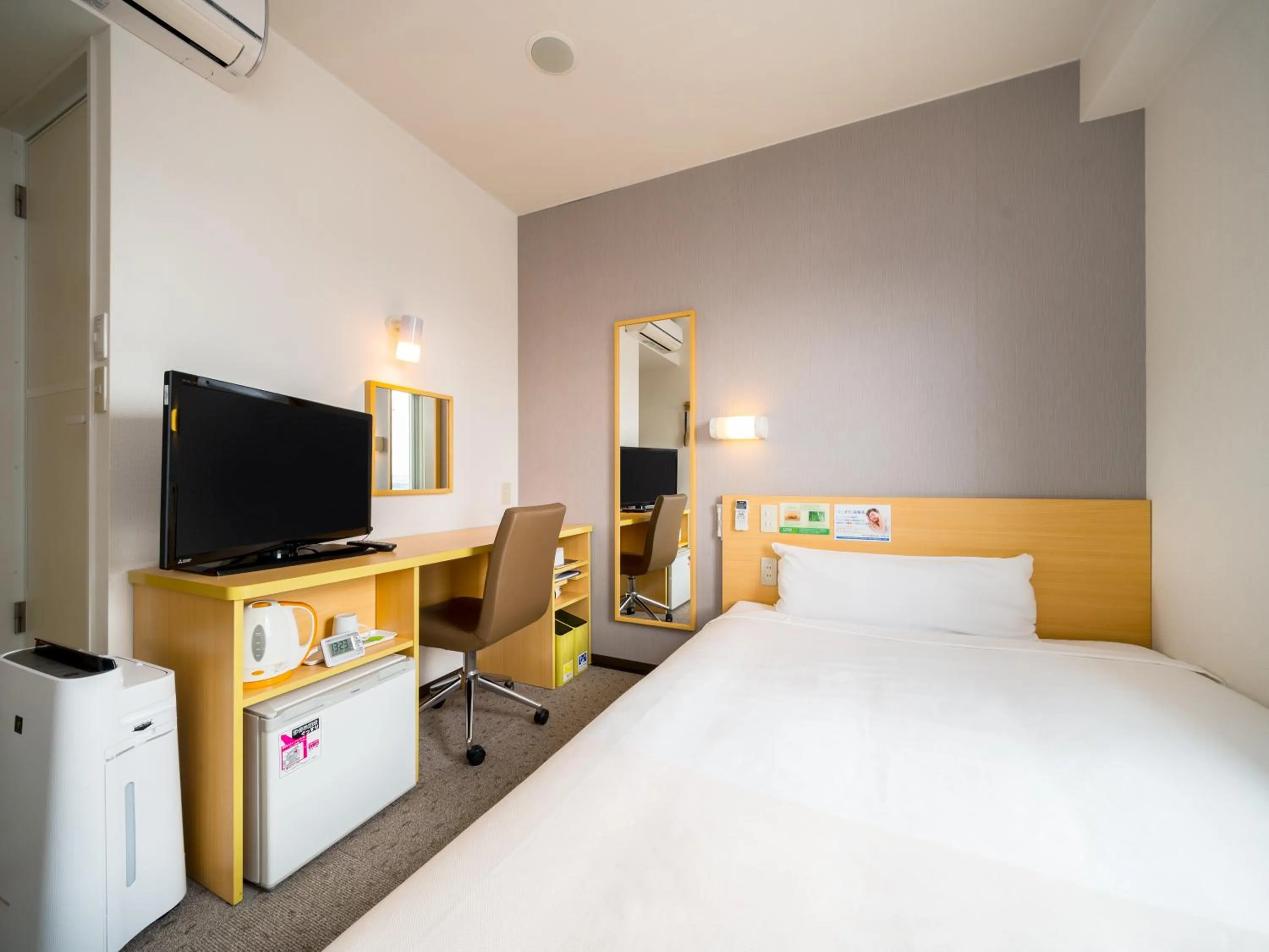 Bed in Super Hotel Yokkaichi Route 1