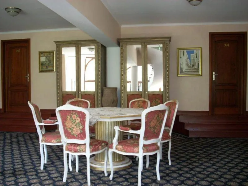 Dining area in Hotel Royal