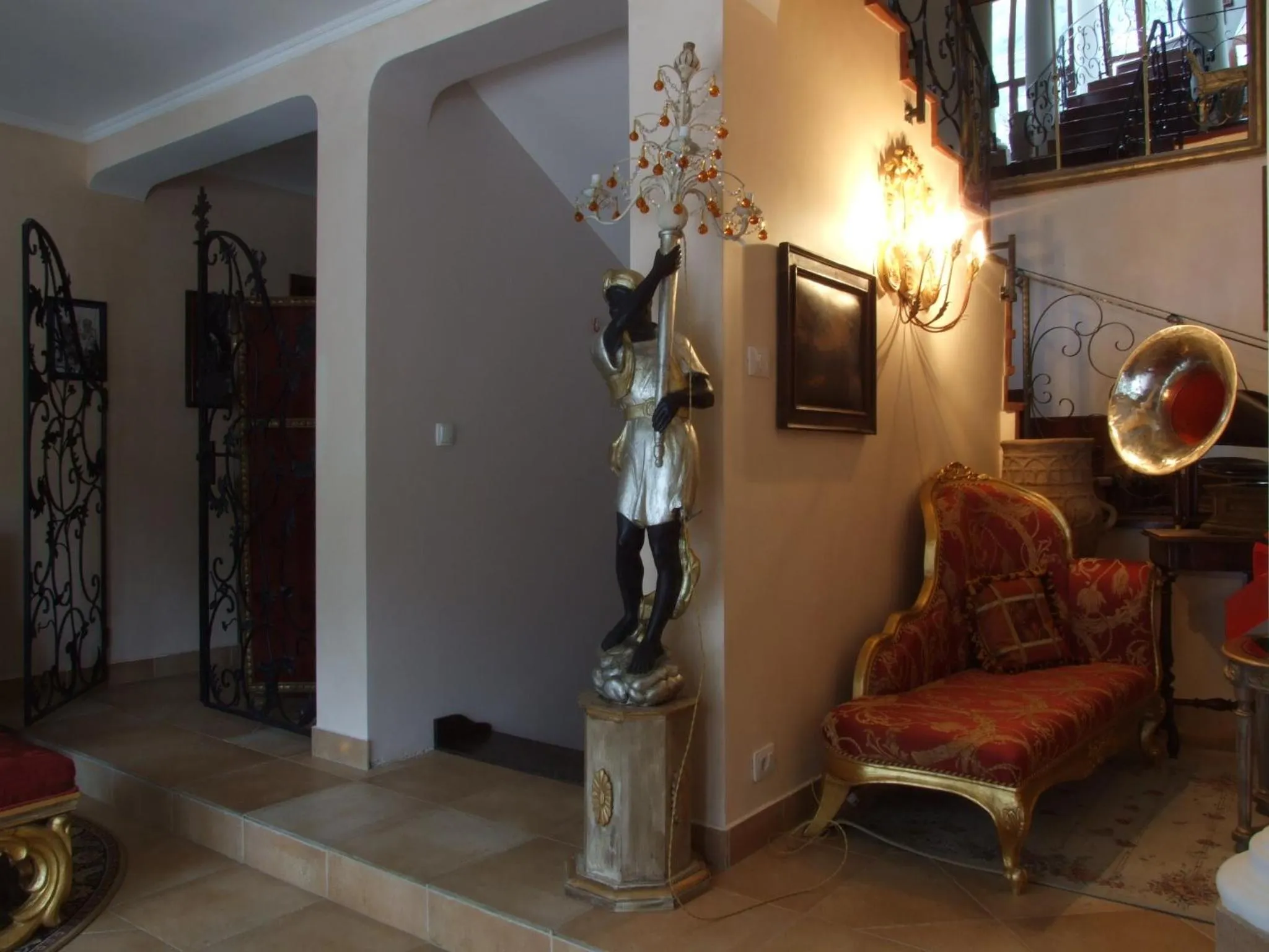 Lobby or reception in Hotel Royal