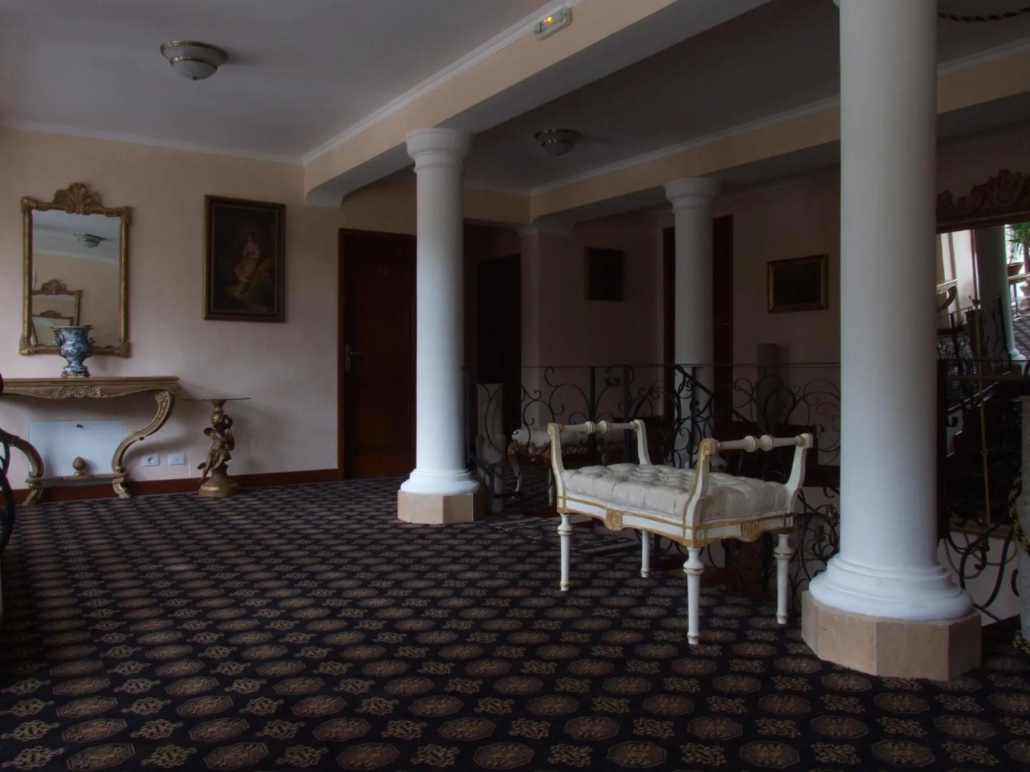 Decorative detail in Hotel Royal