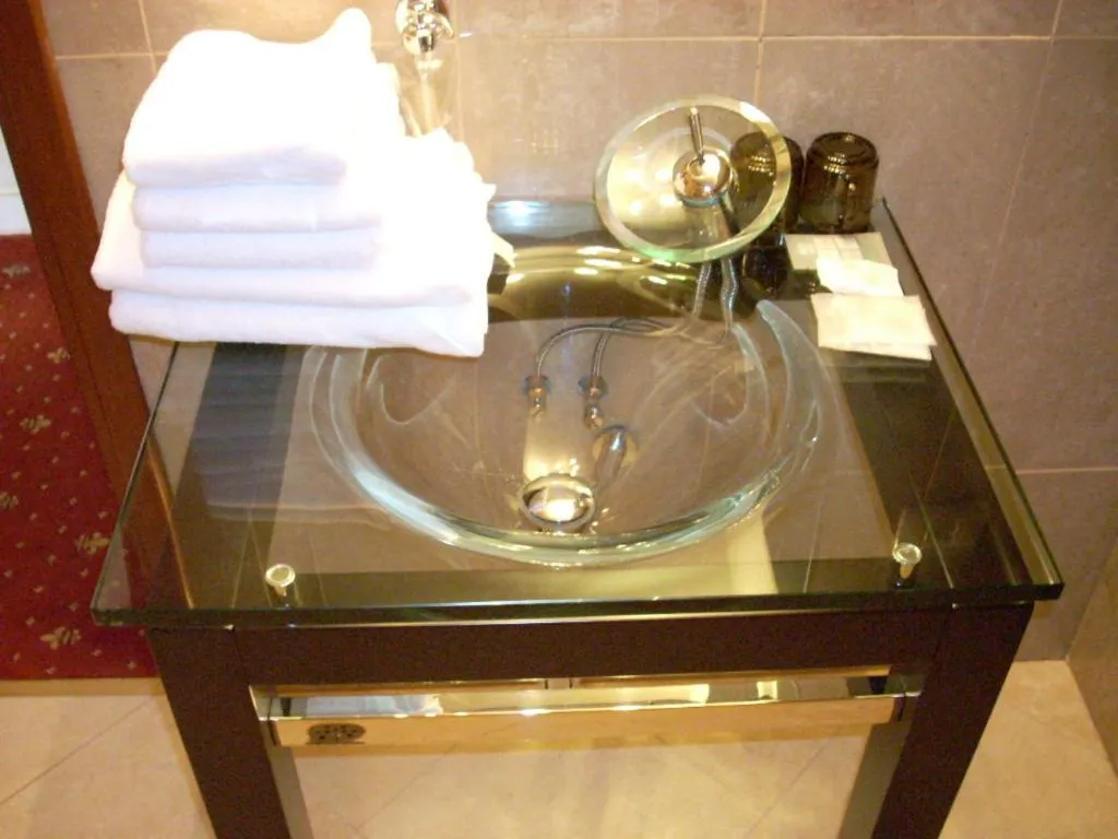 Bathroom in Hotel Royal