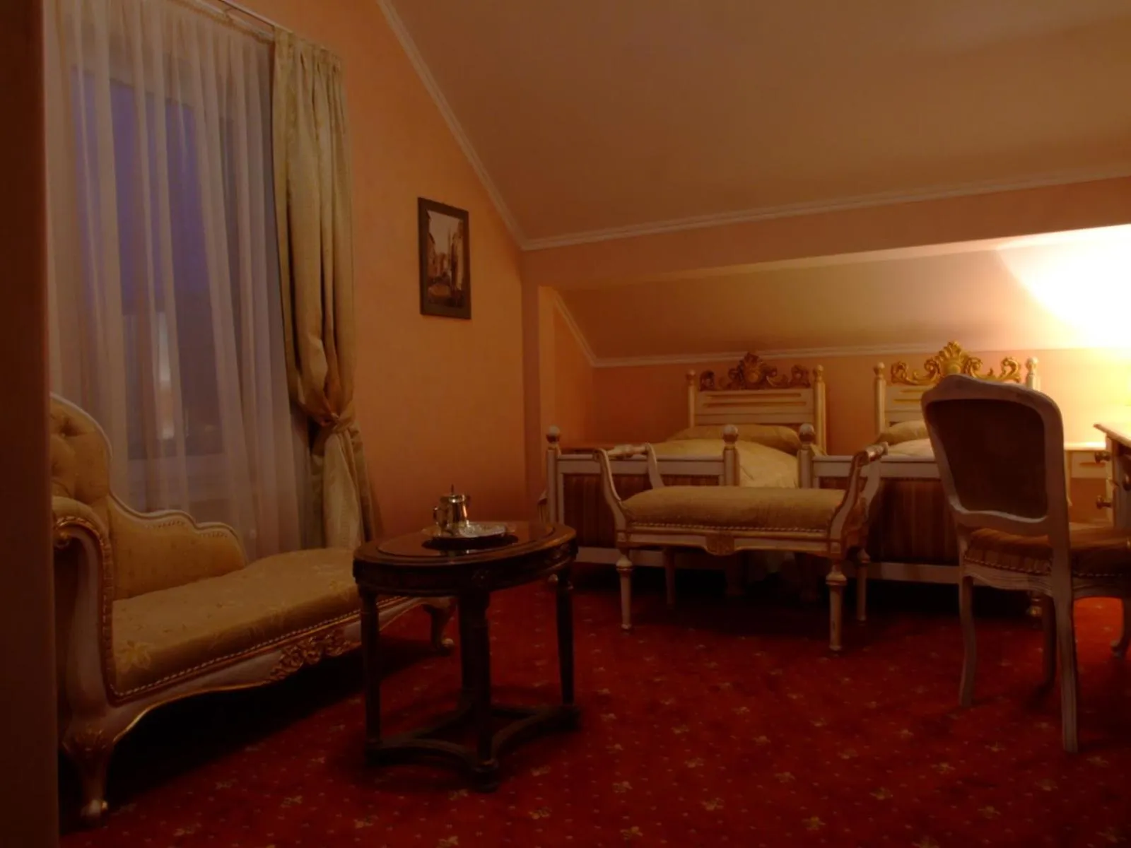 Photo of the whole room, Bed in Hotel Royal