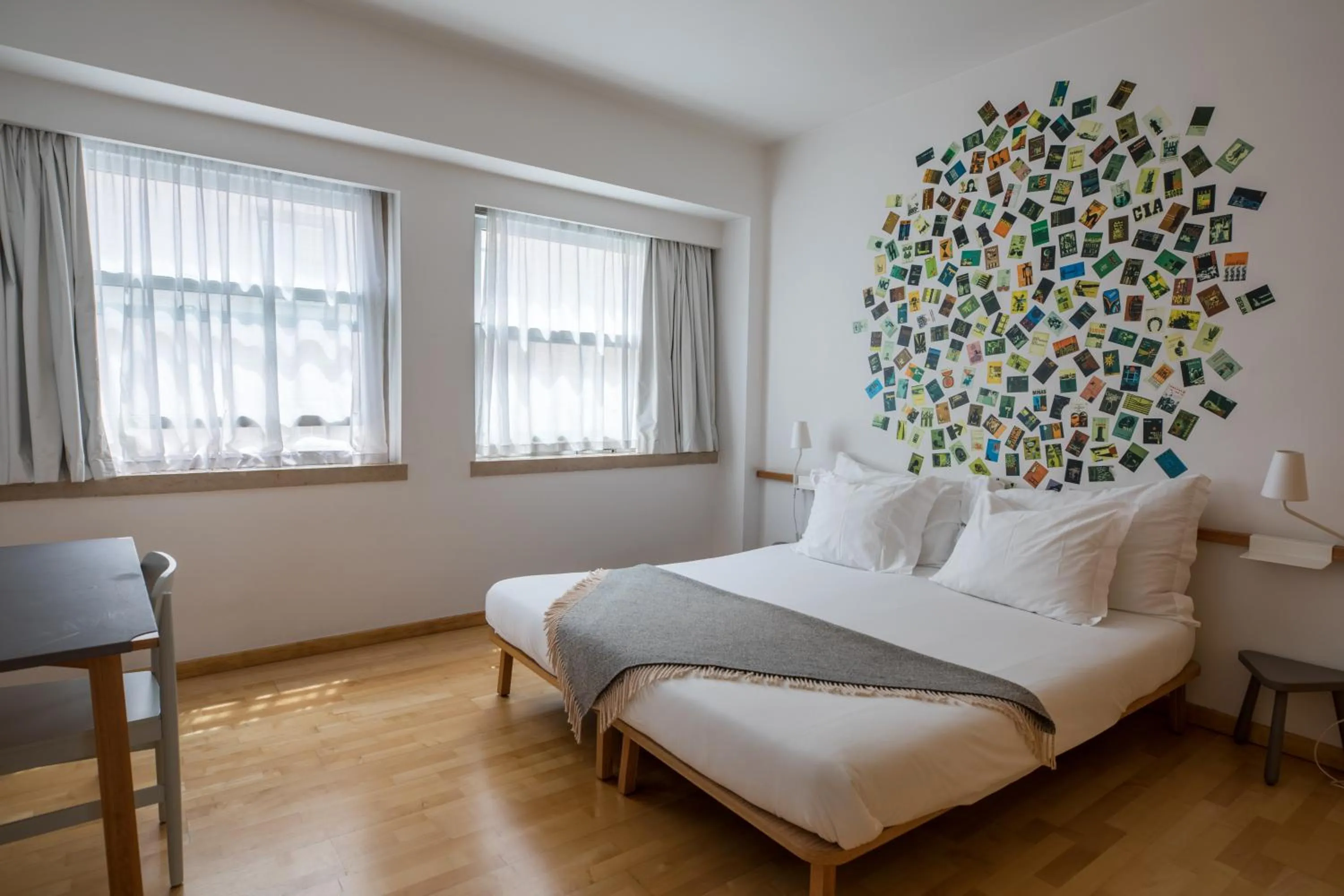 Bed in The Lisbonaire Apartments