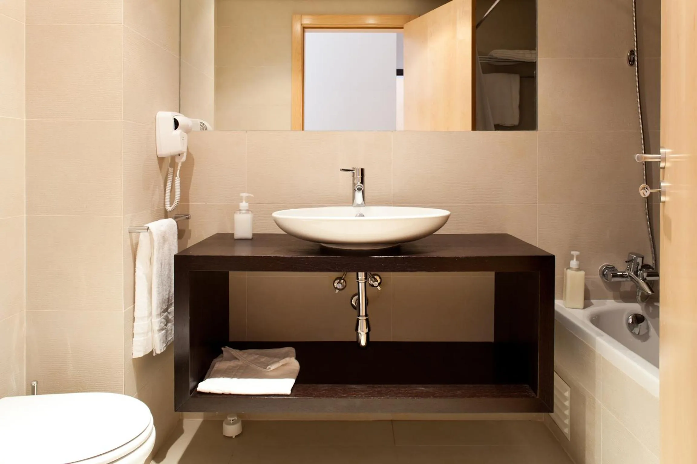 Bathroom in The Lisbonaire Apartments