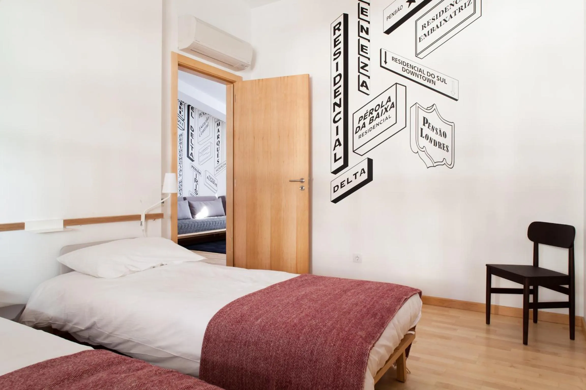 Bedroom, Bed in The Lisbonaire Apartments