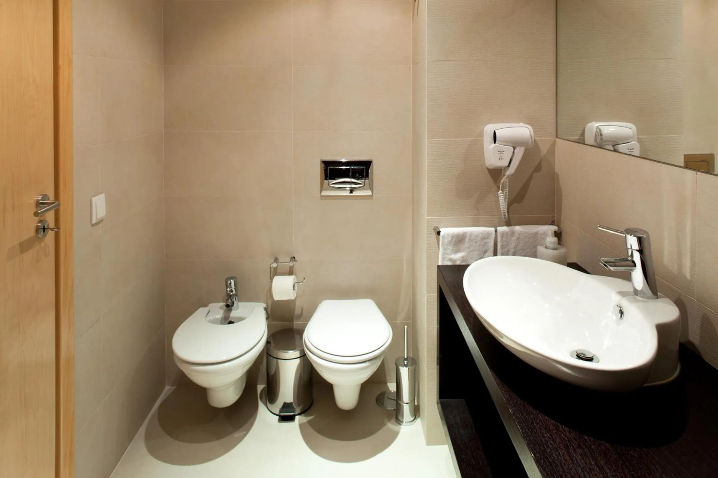 Bathroom in The Lisbonaire Apartments