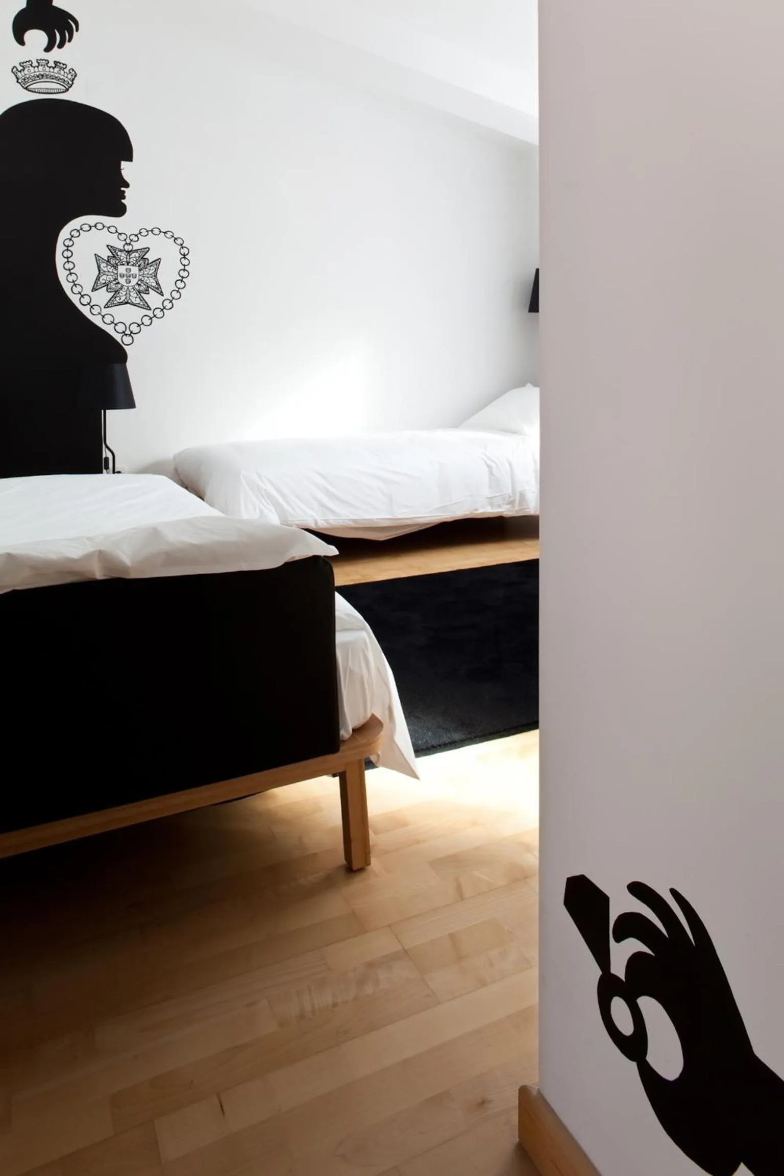 Bedroom, Bed in The Lisbonaire Apartments