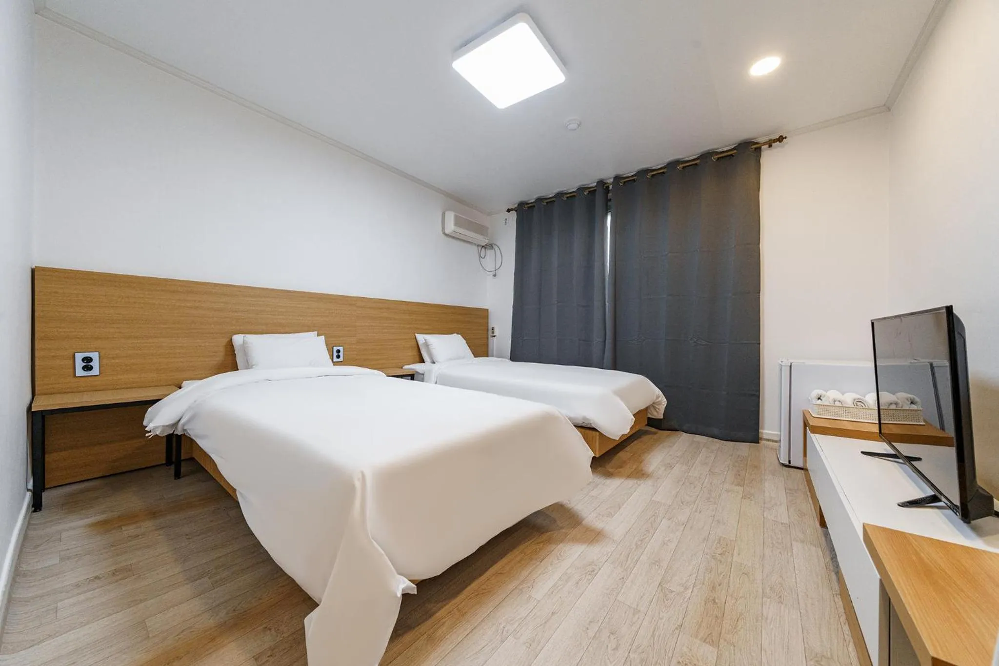 Decorative detail, Bed in Seorak HOT Spring Mammoth Resotel