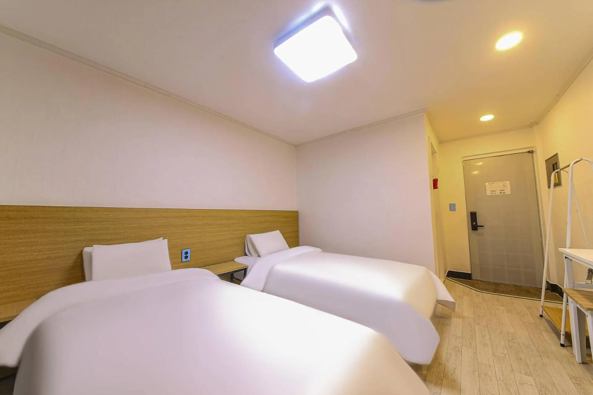 Bed in Seorak HOT Spring Mammoth Resotel