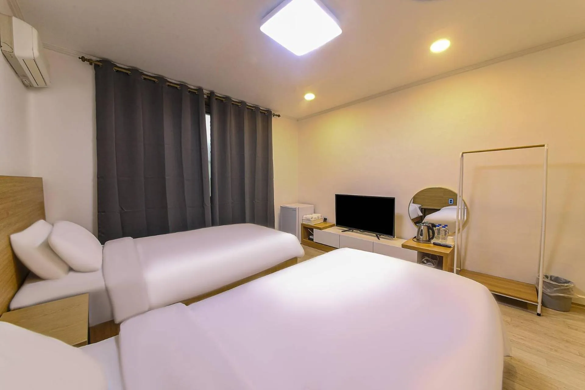 Bedroom, Bed in Seorak HOT Spring Mammoth Resotel