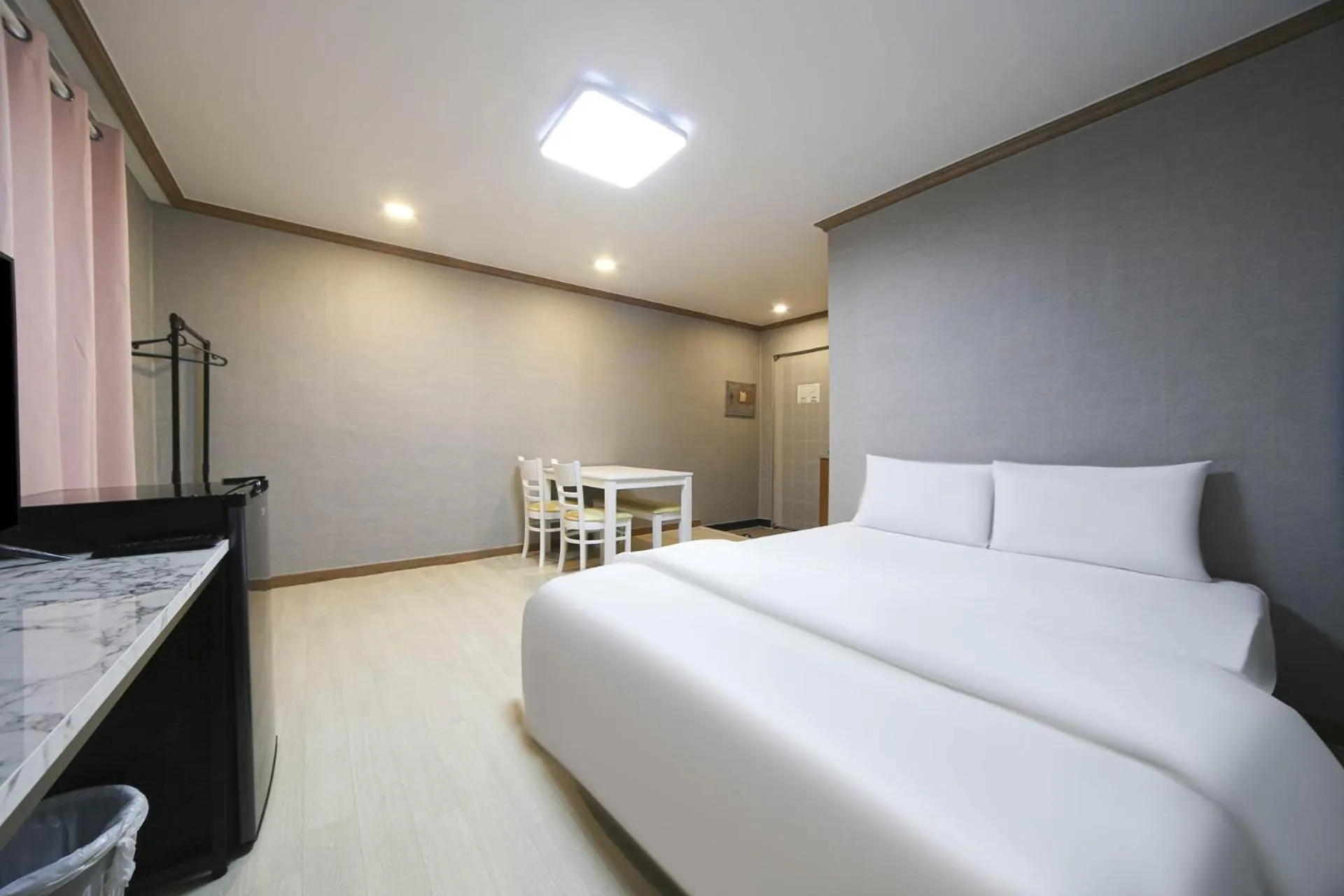 Bedroom, Bed in Seorak HOT Spring Mammoth Resotel