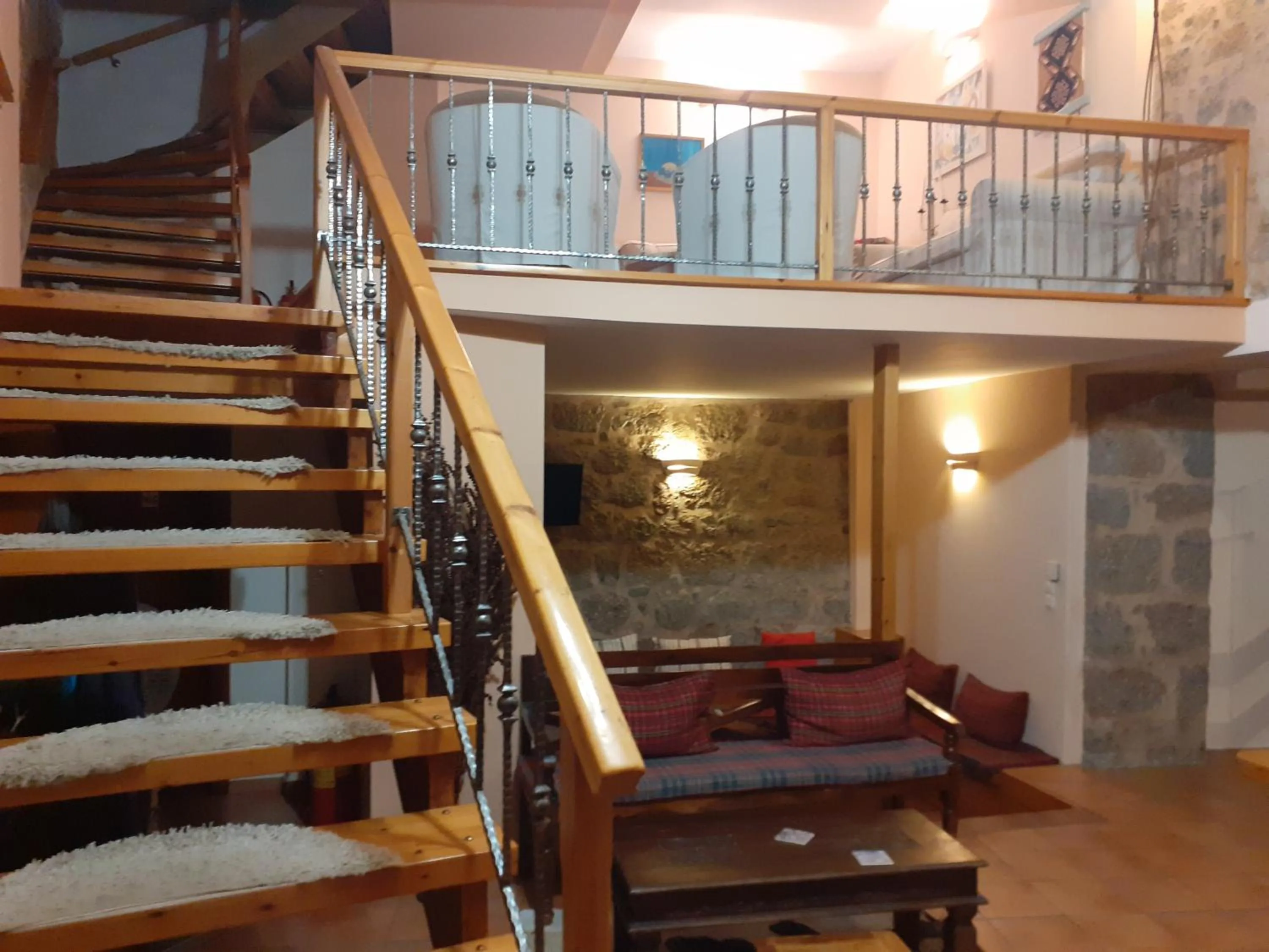 Communal lounge/ TV room in Hotel Parnassos