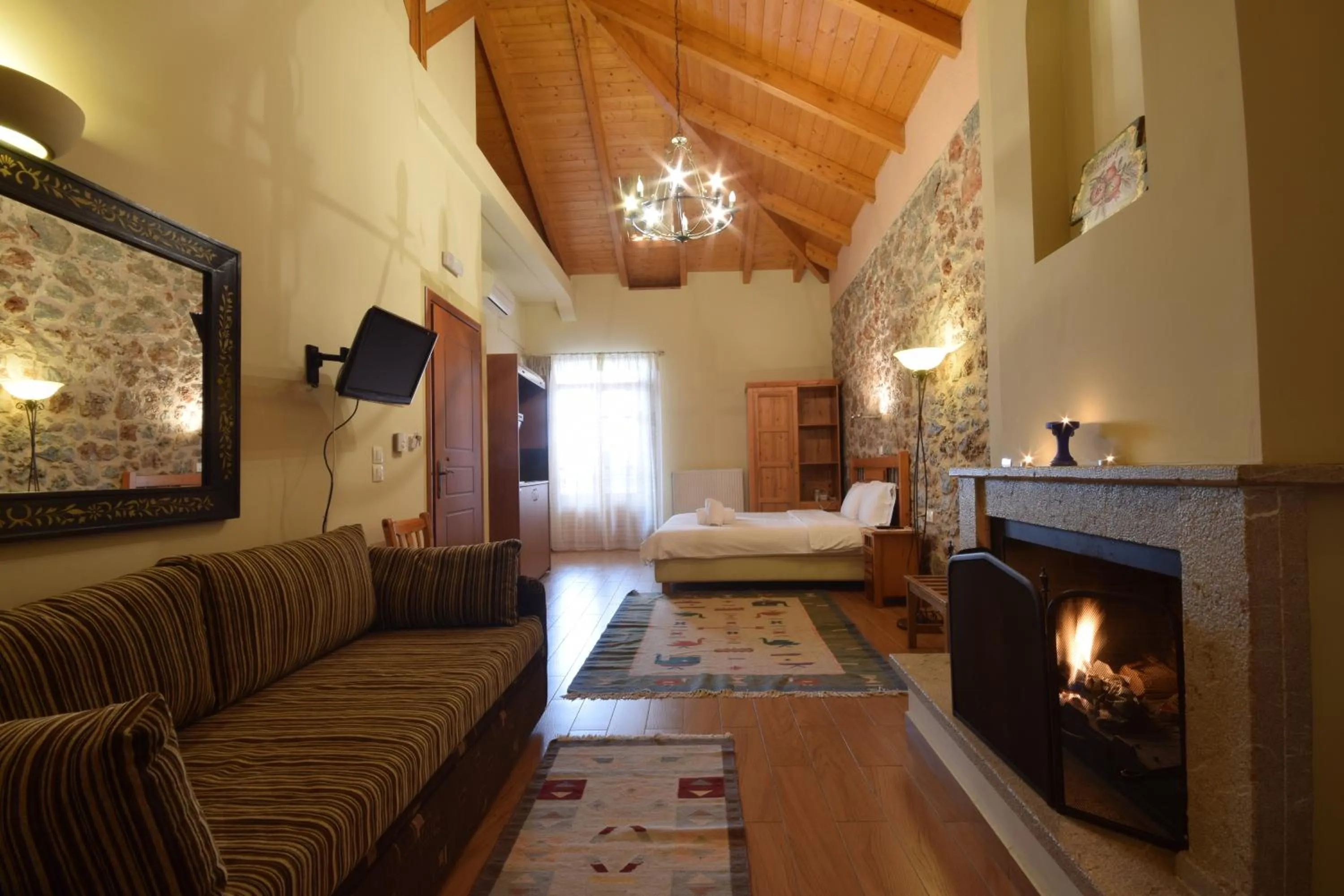 Photo of the whole room in Hotel Parnassos