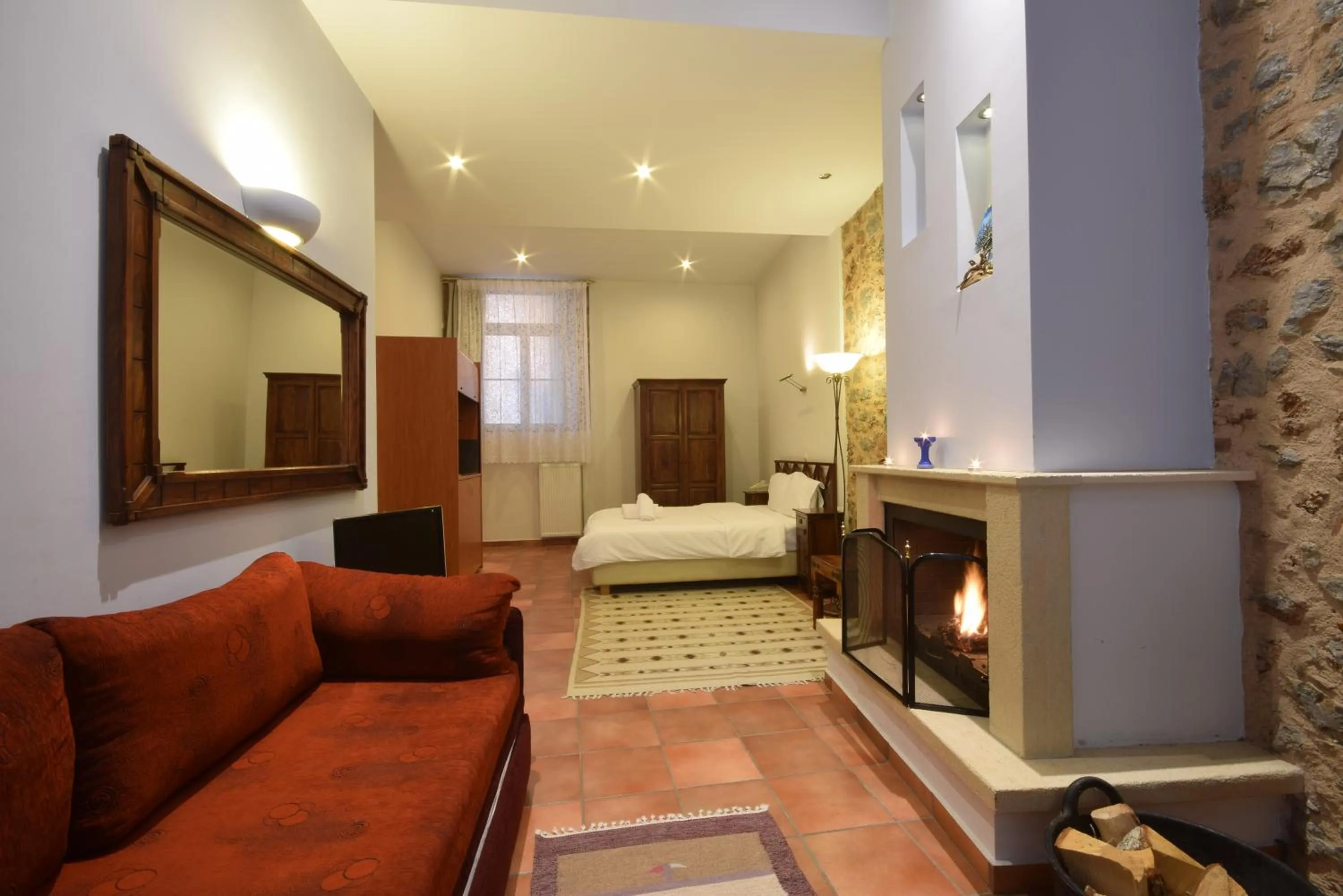 Photo of the whole room, Bed in Hotel Parnassos