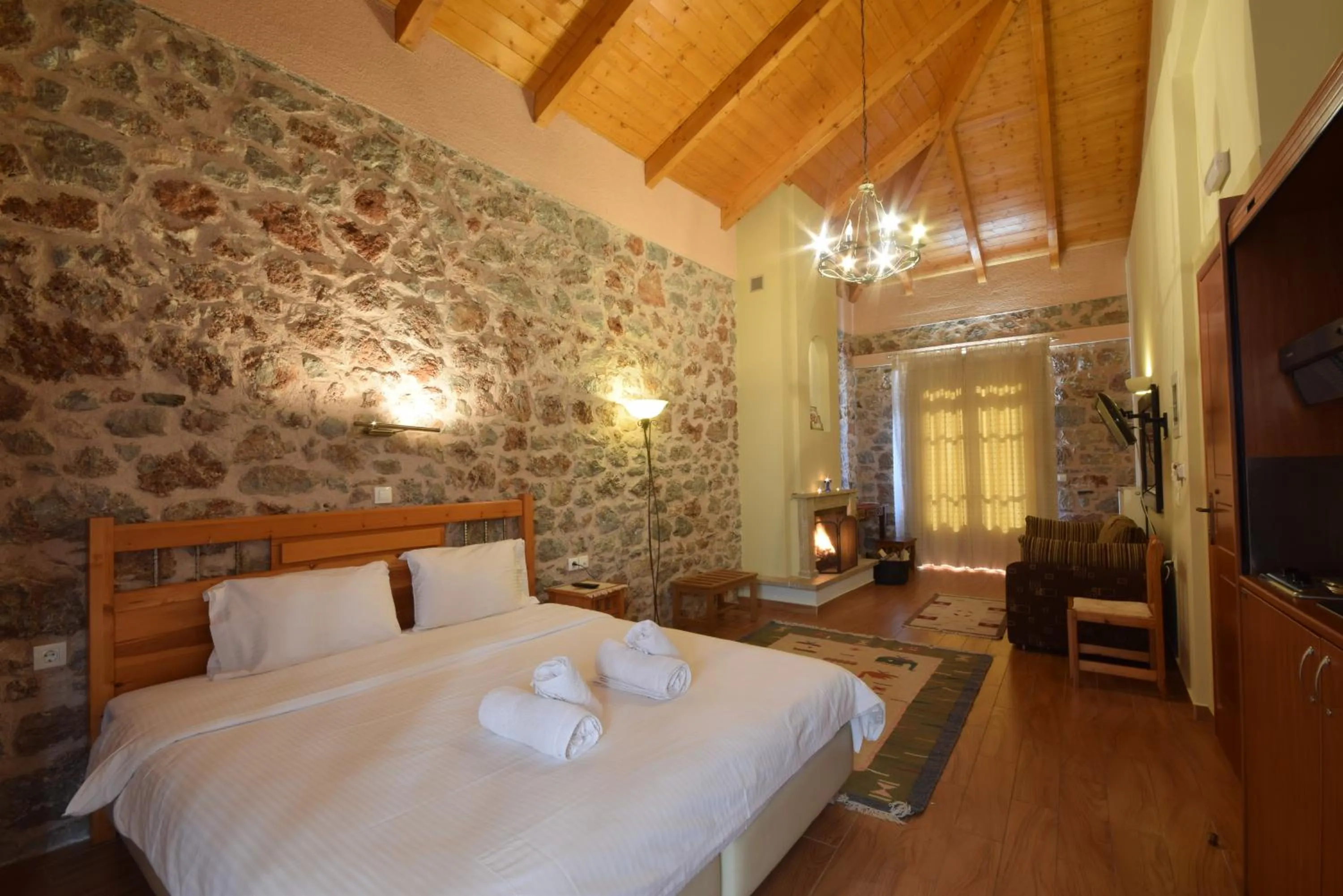 Photo of the whole room, Bed in Hotel Parnassos