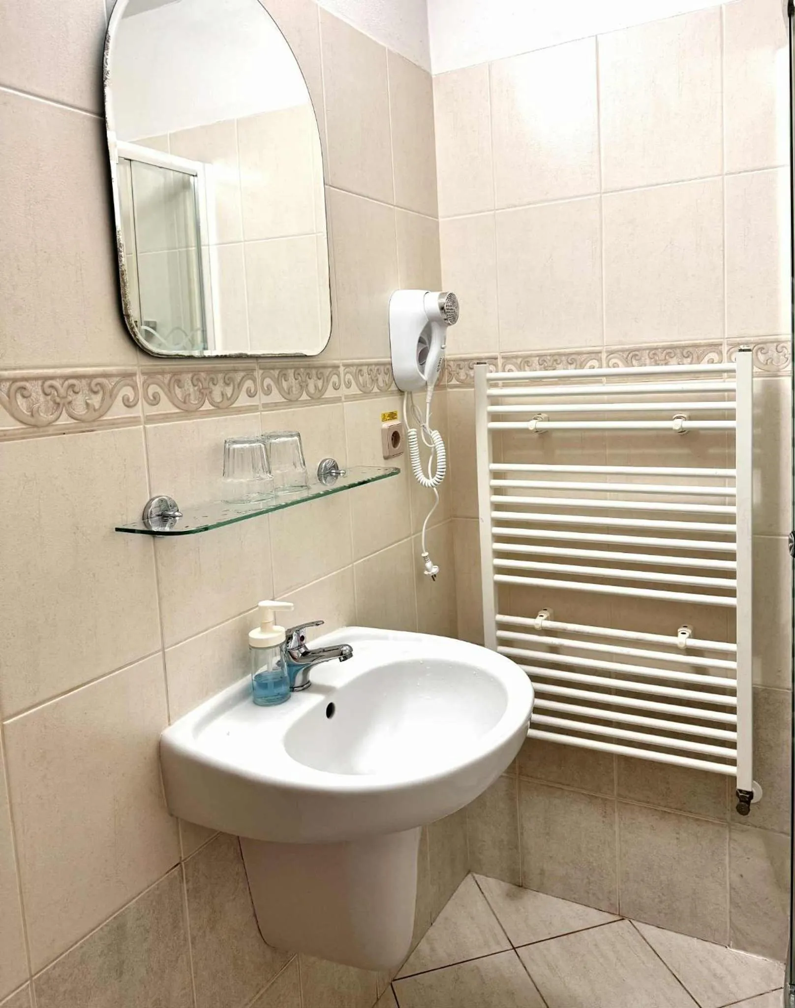 Toilet in Sport hotel POMI