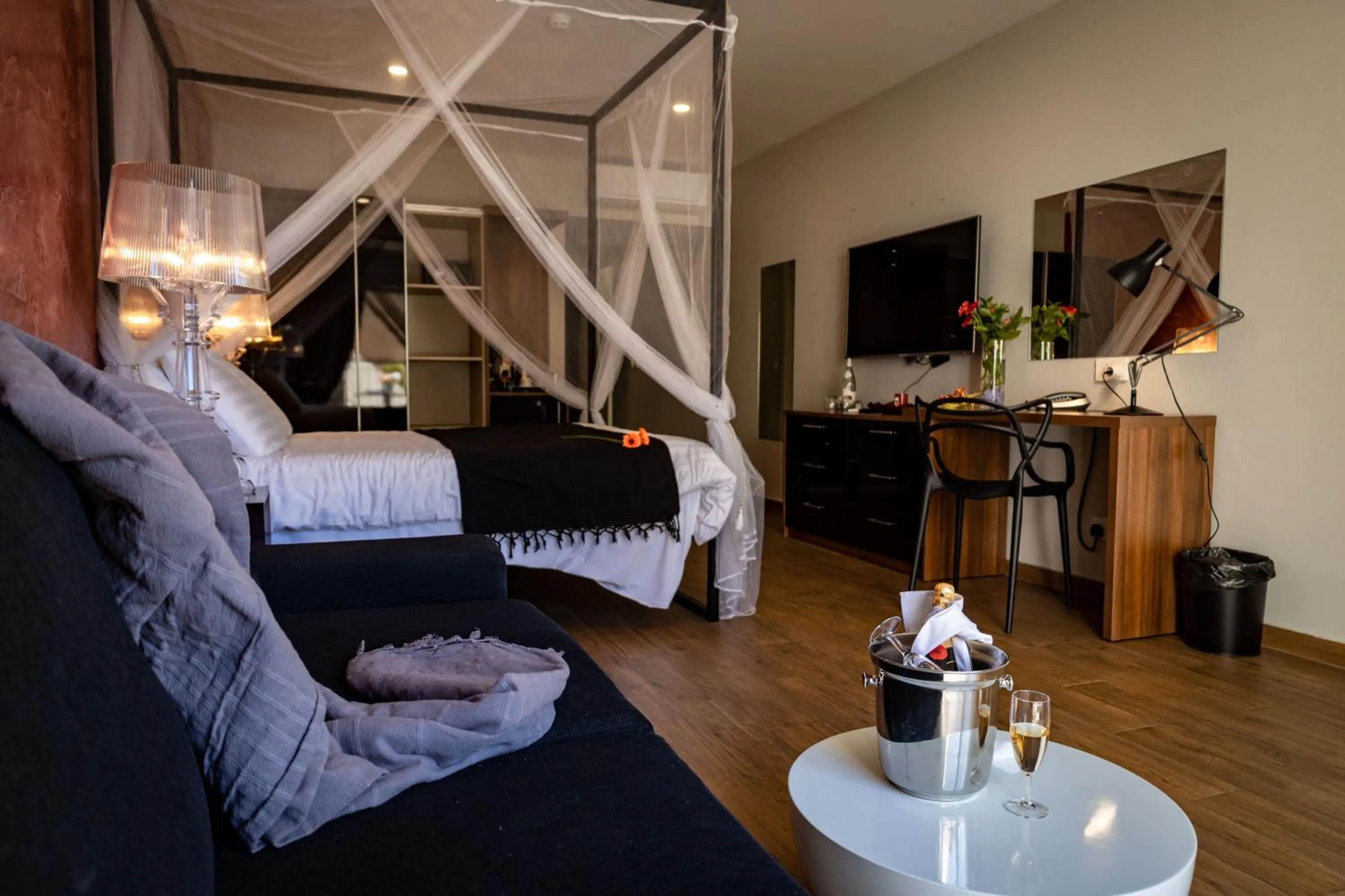 Photo of the whole room, Bed in Adelphi Boutique Hotel