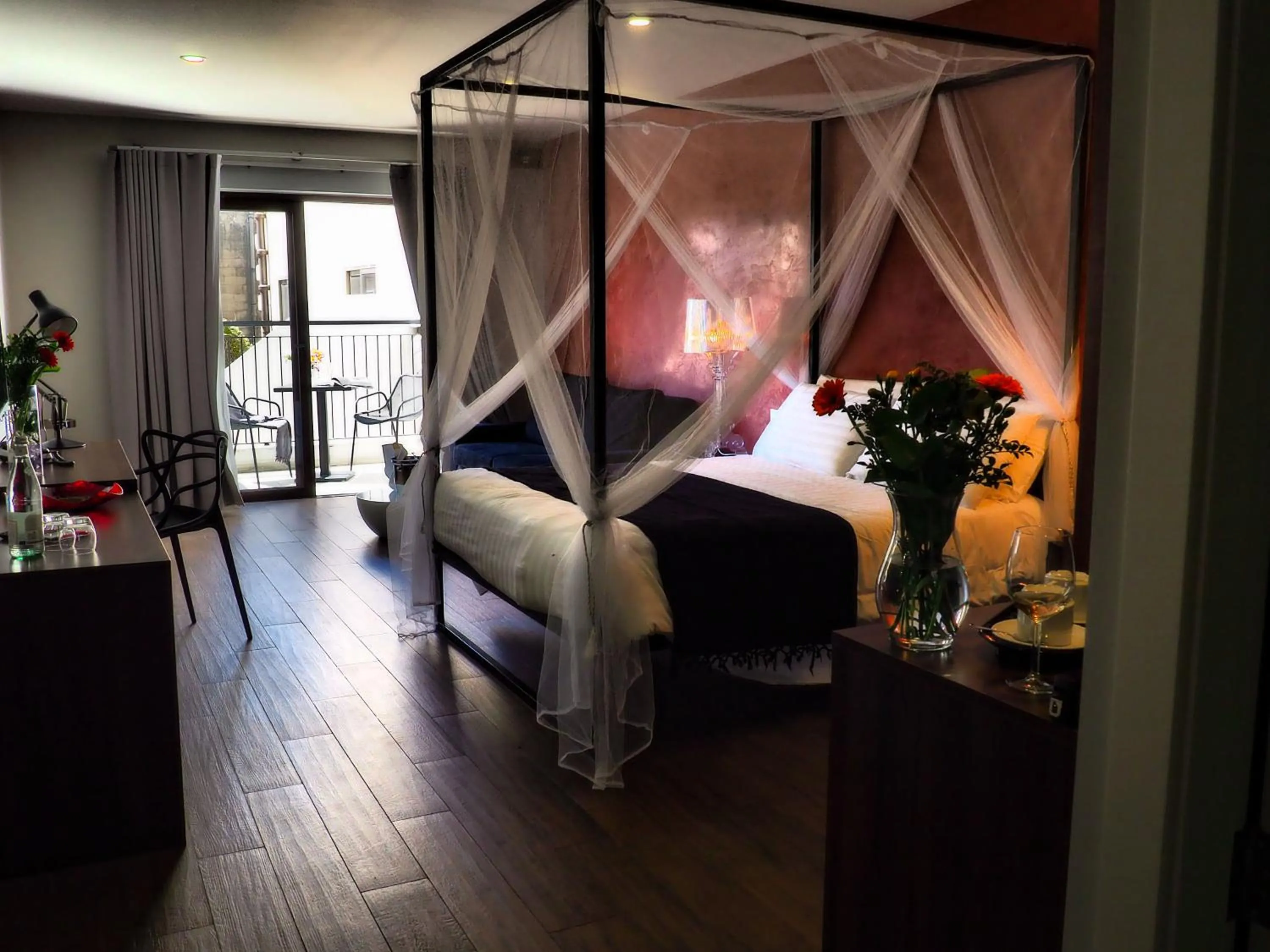 Photo of the whole room, Bed in Adelphi Boutique Hotel