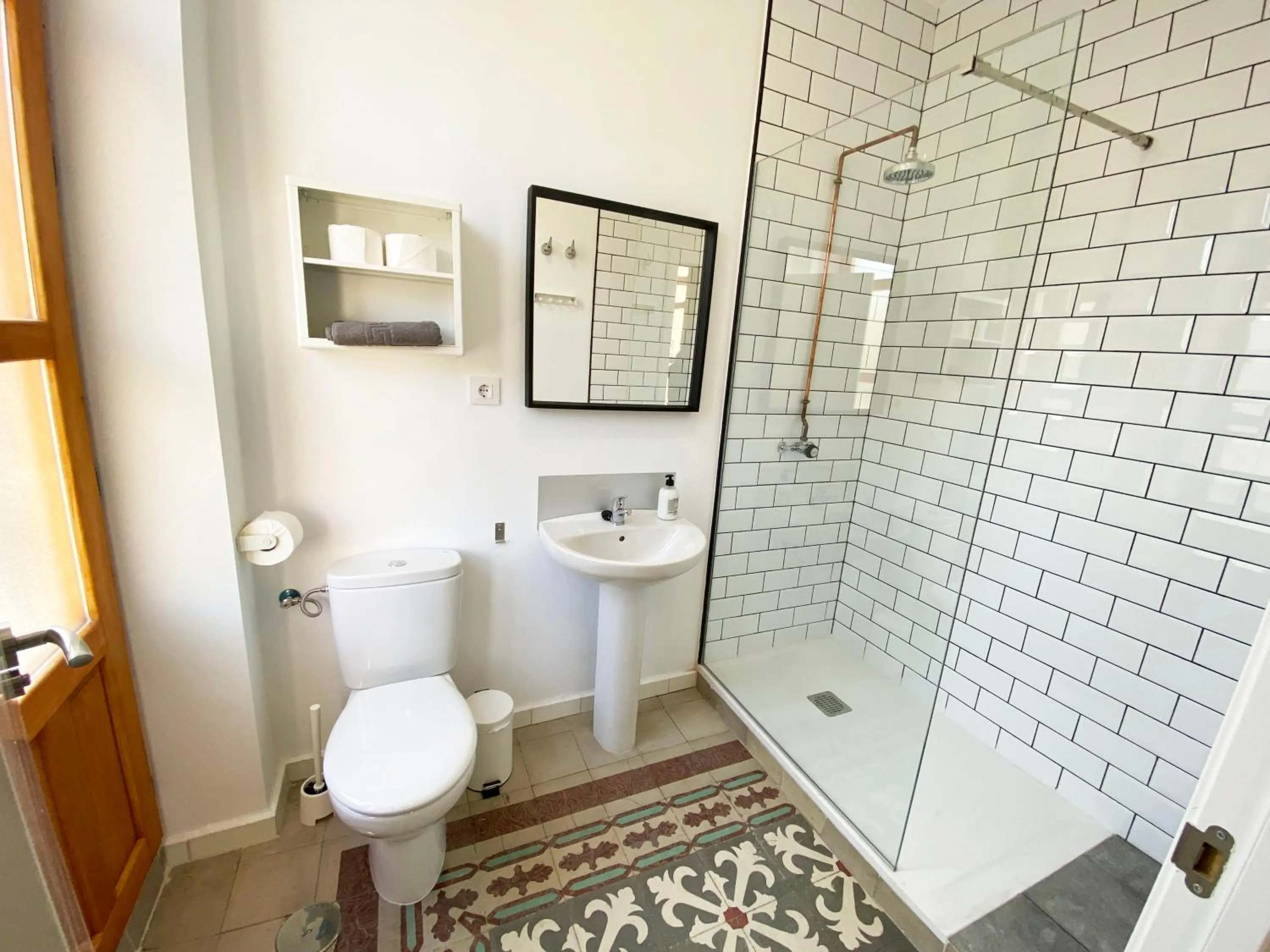 Shower in ECO Hostel