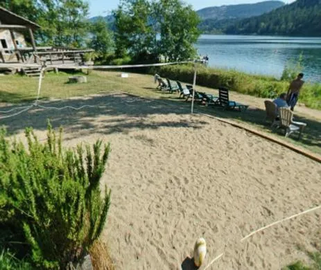 Area and facilities in Green Acres Lakeside Resort Salt Spring Island