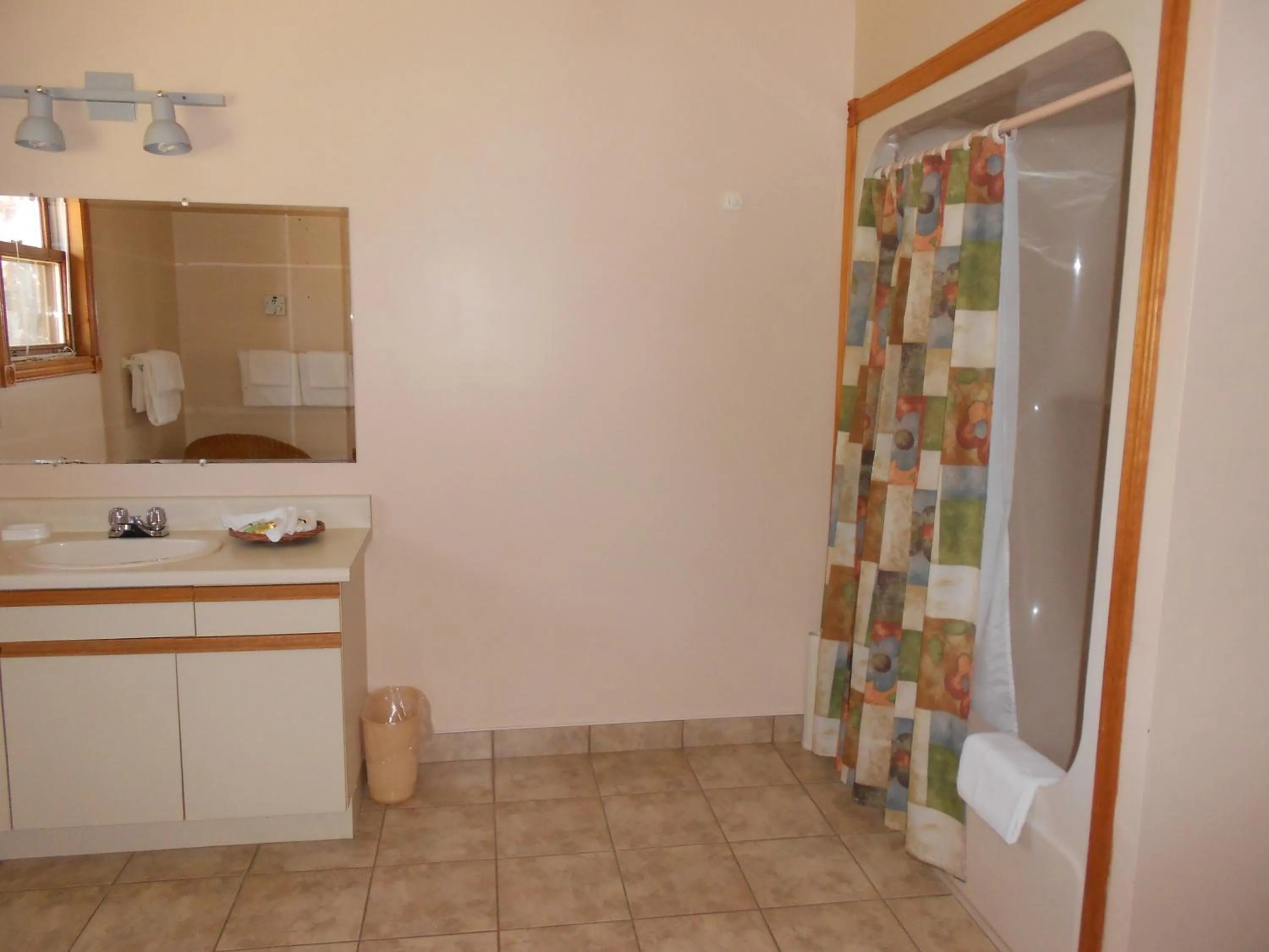 Bathroom in Shaw's Hotel & Cottages