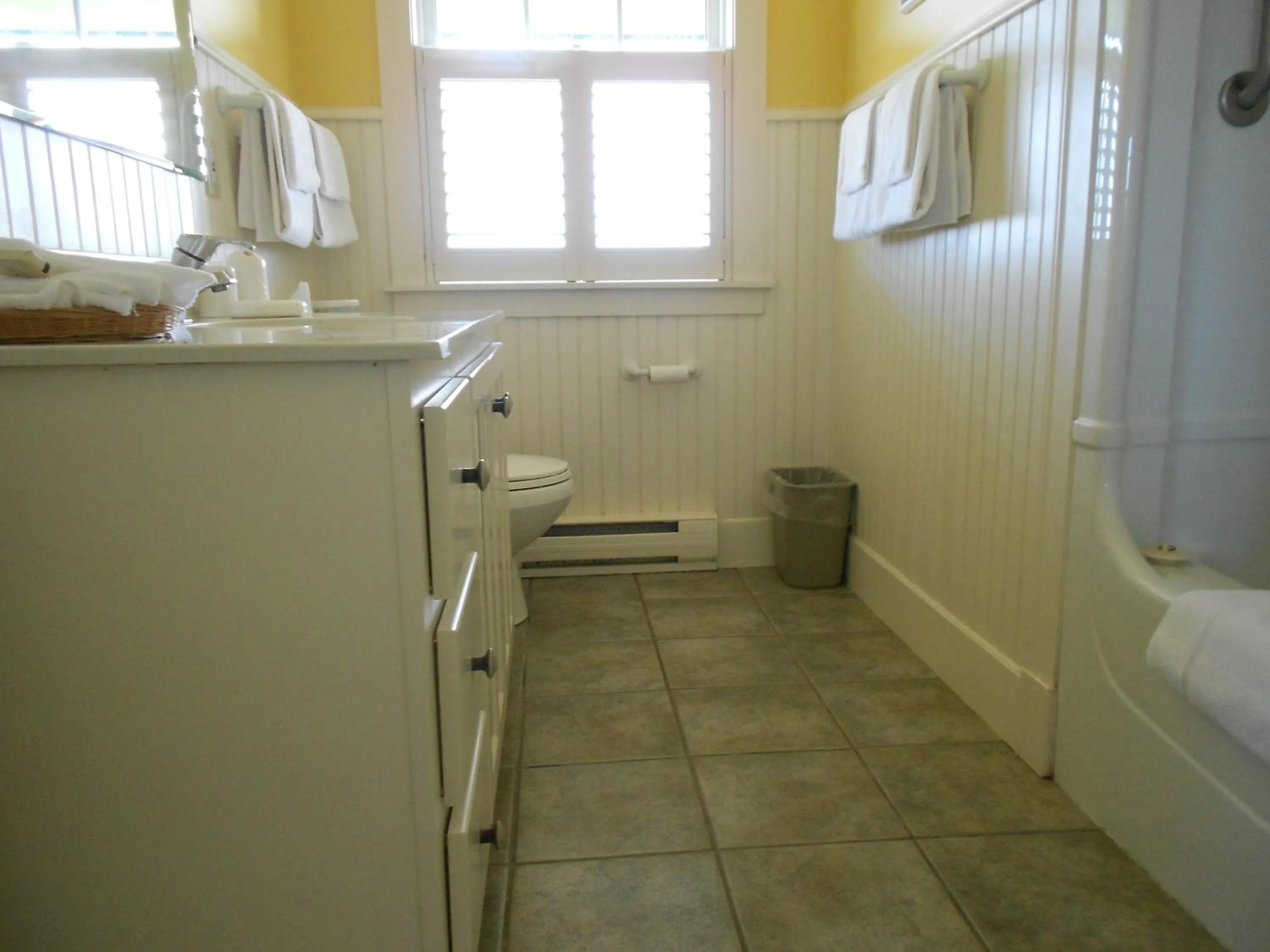 Bathroom in Shaw's Hotel & Cottages