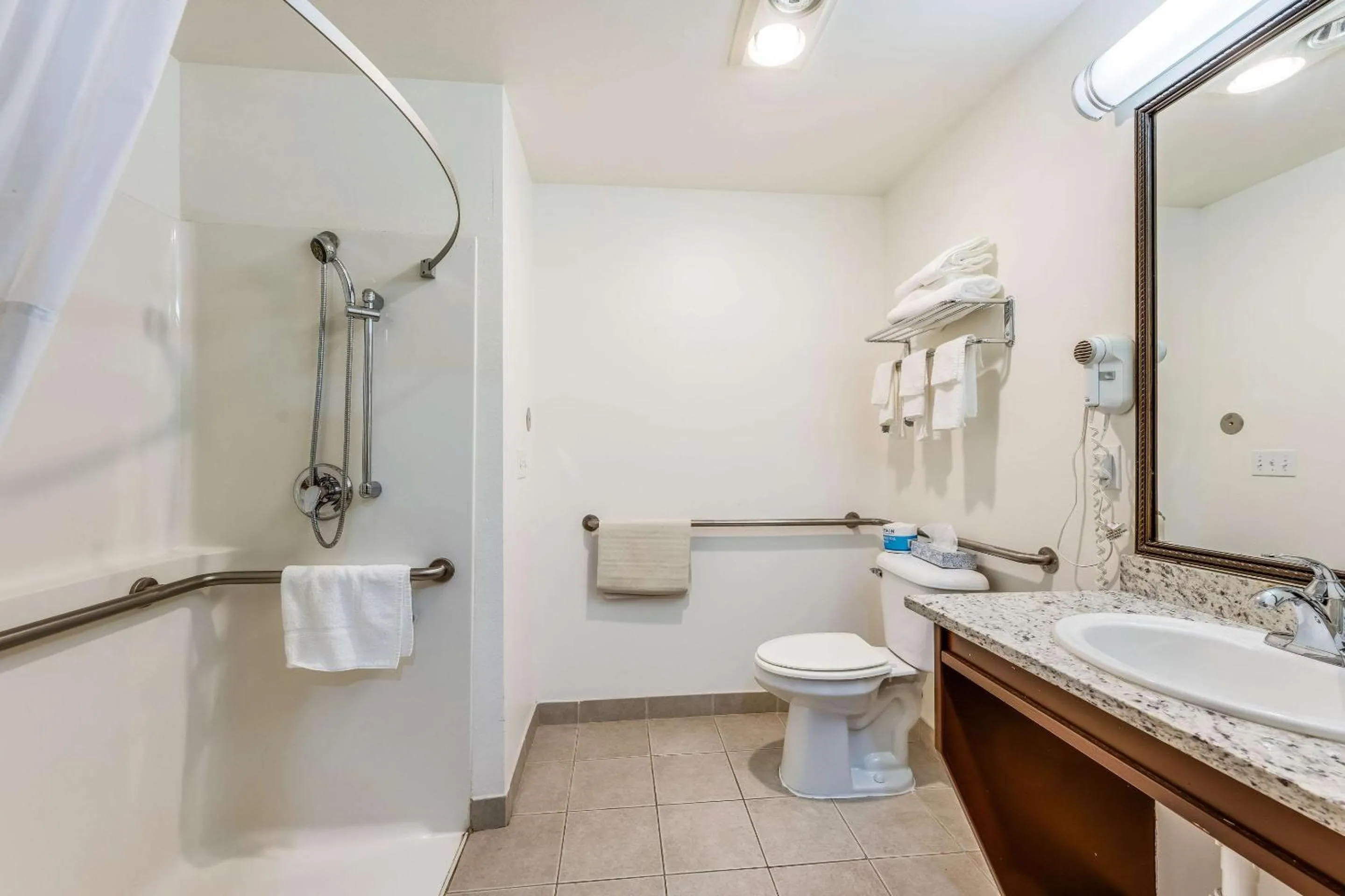 Shower in Quality Inn Cle Elum-Ellensburg
