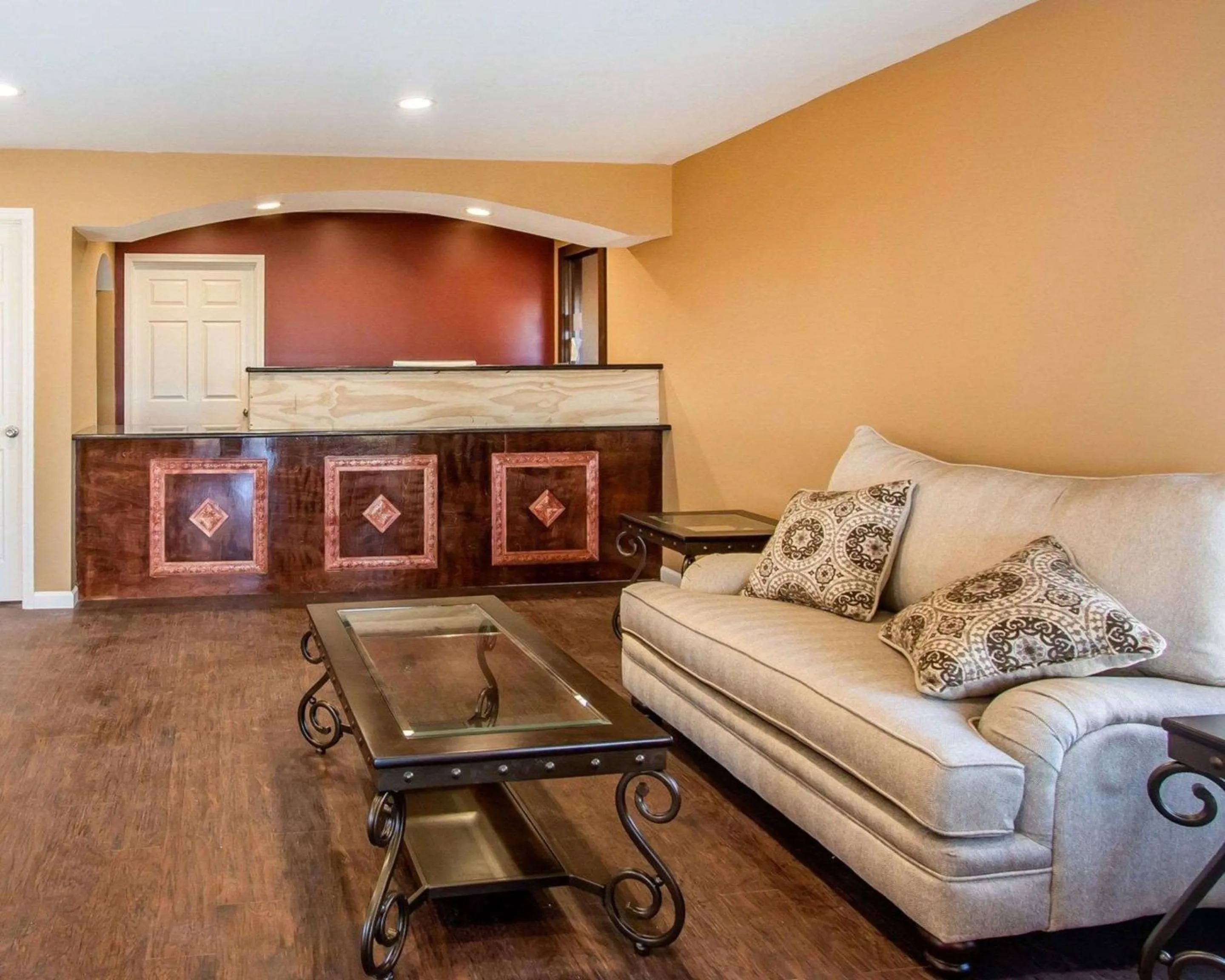 Swimming pool in OYO Hotel Brookhaven MS - I-55