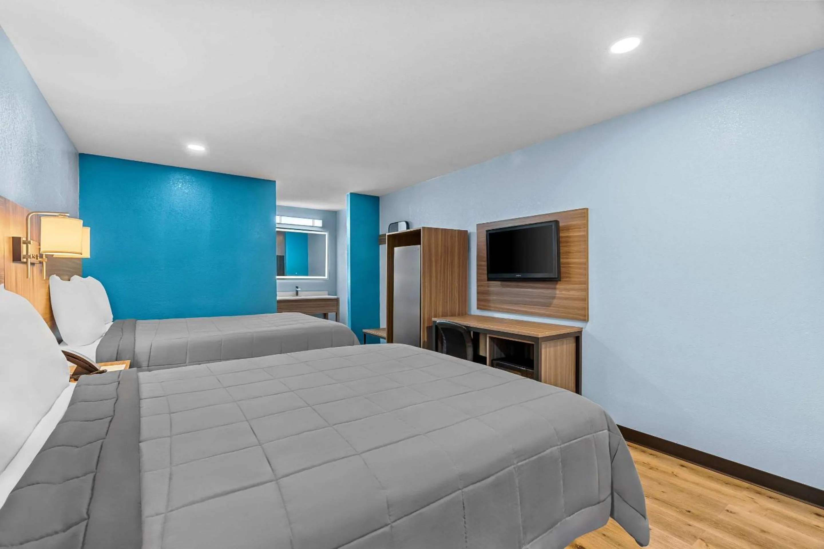 Bedroom, Bed in Rodeway Inn & Suites Brookhaven