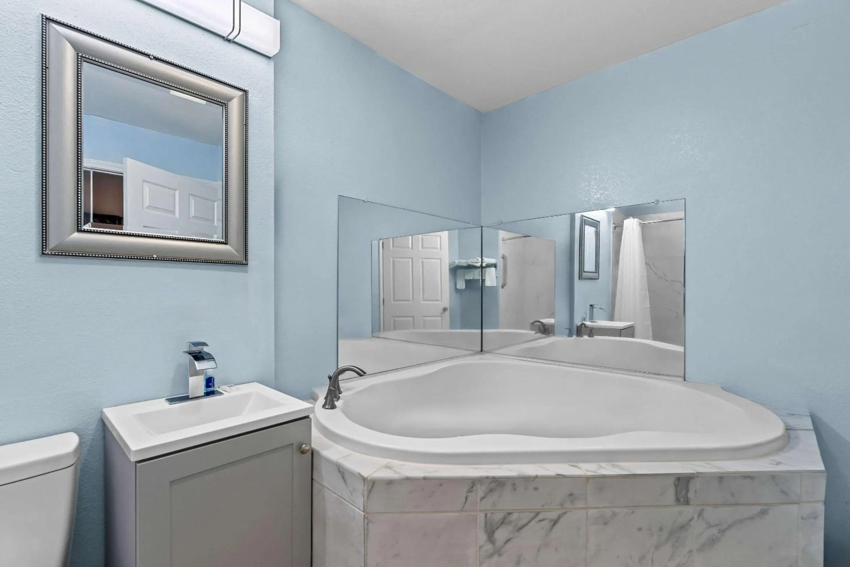 Bedroom in Rodeway Inn & Suites Brookhaven