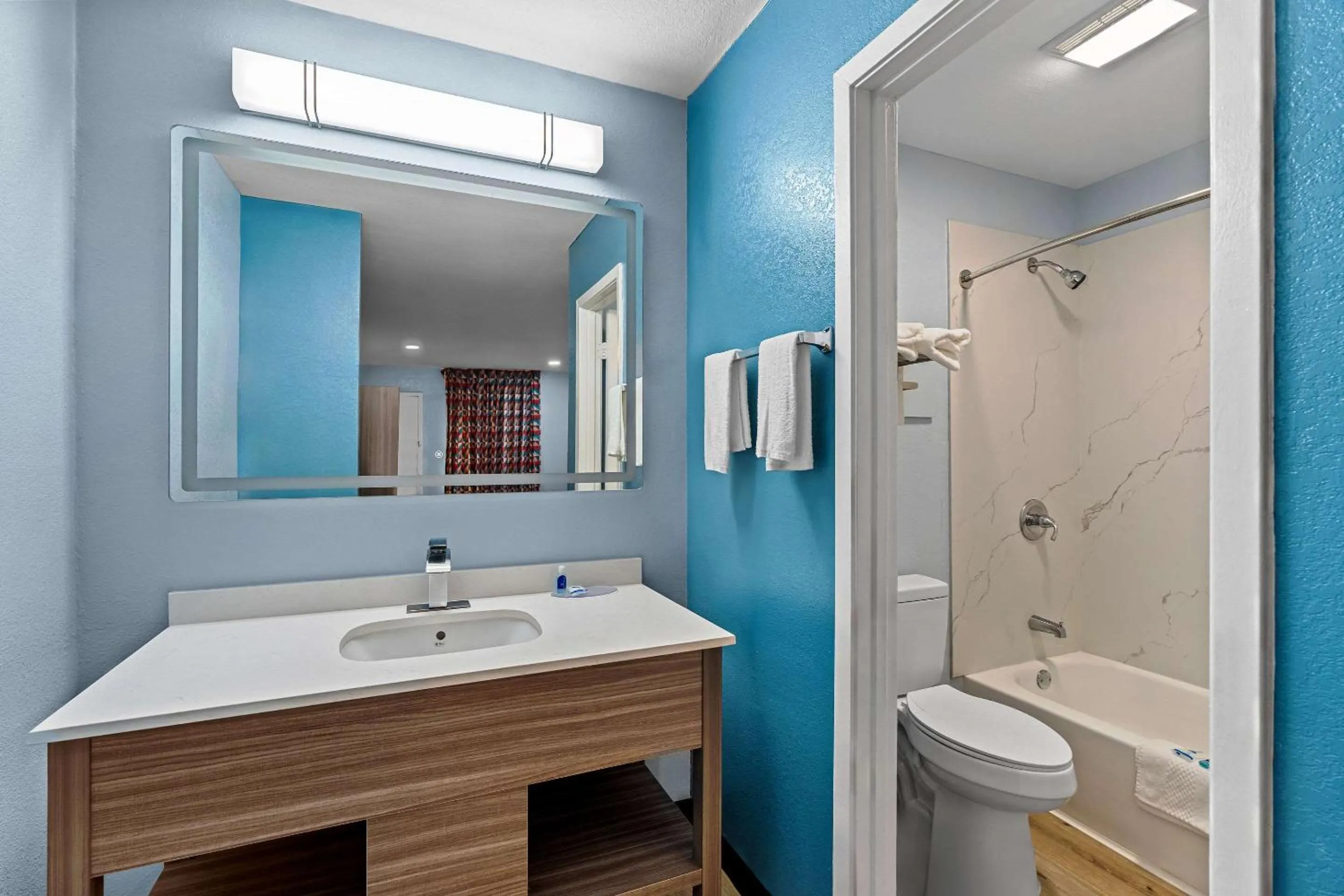 Bedroom in Rodeway Inn & Suites Brookhaven