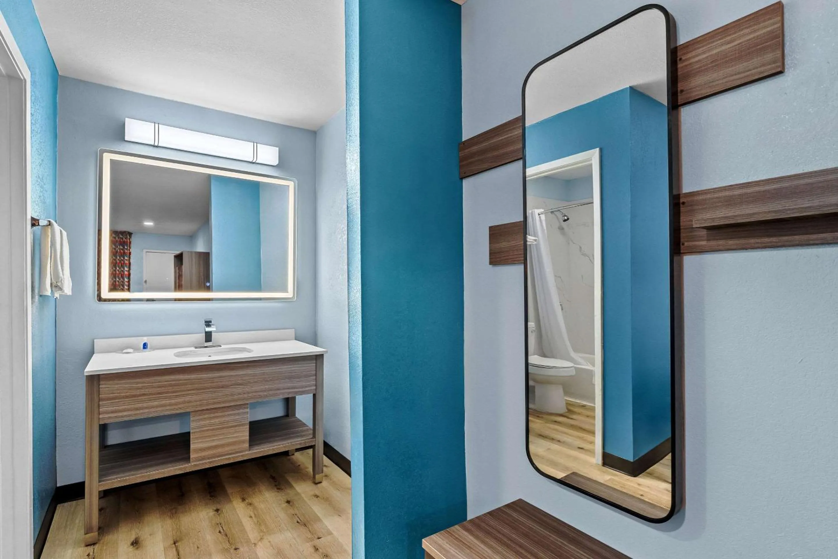 Bedroom, Bed in Rodeway Inn & Suites Brookhaven