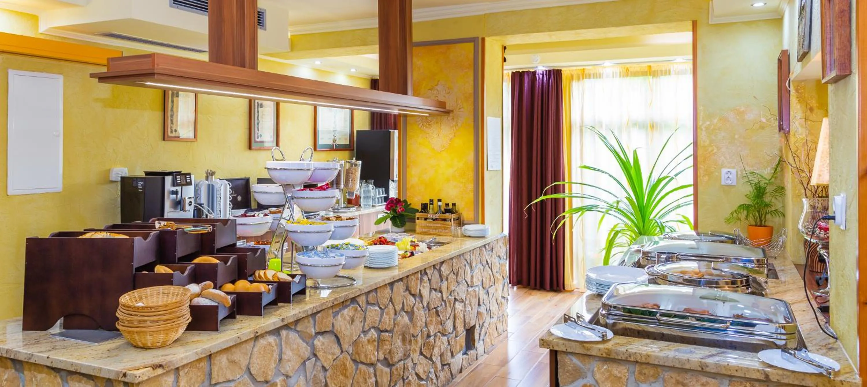 Restaurant/places to eat in Hotel Mayer Alsóörs