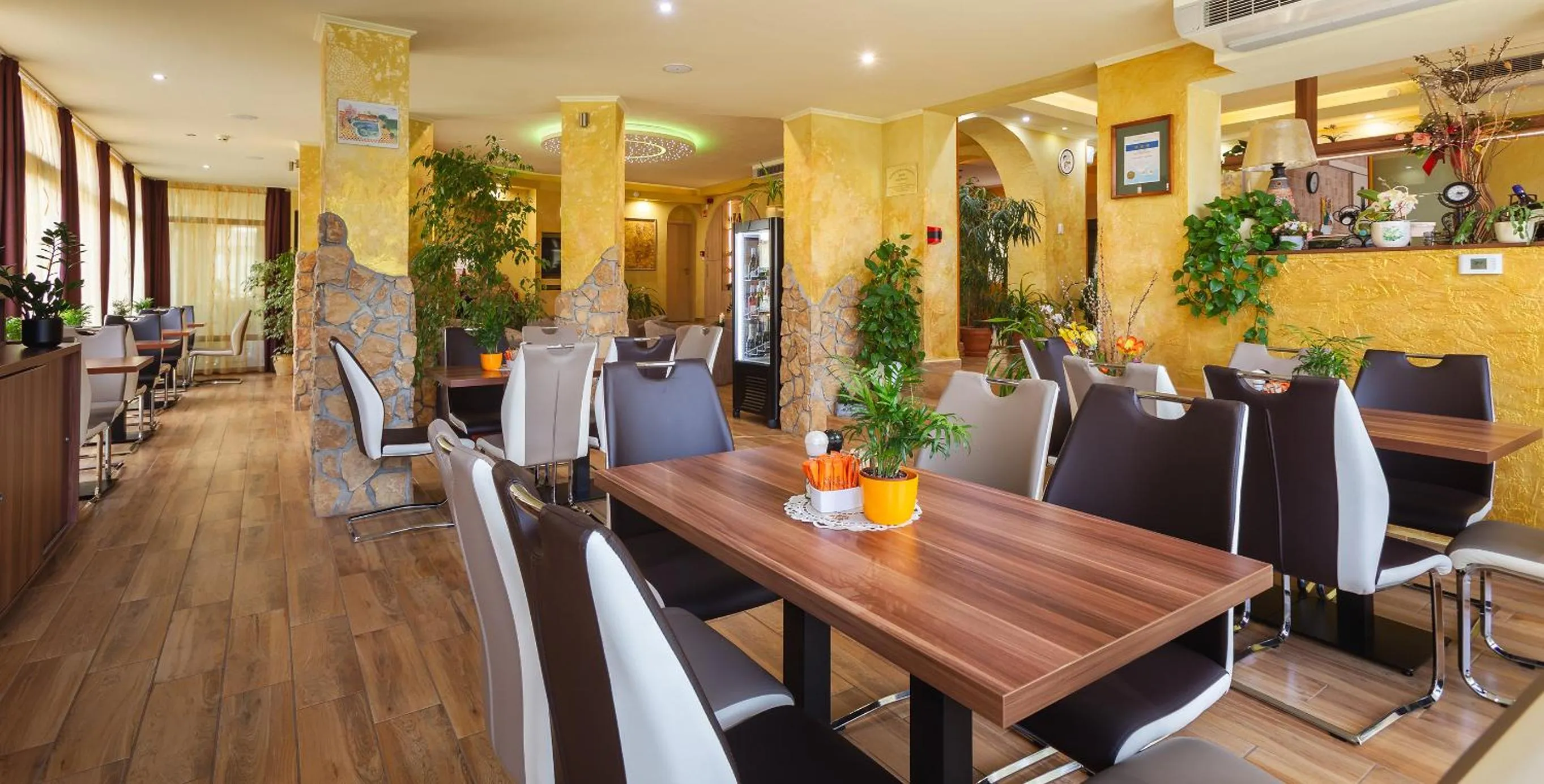 Restaurant/places to eat in Hotel Mayer Alsóörs