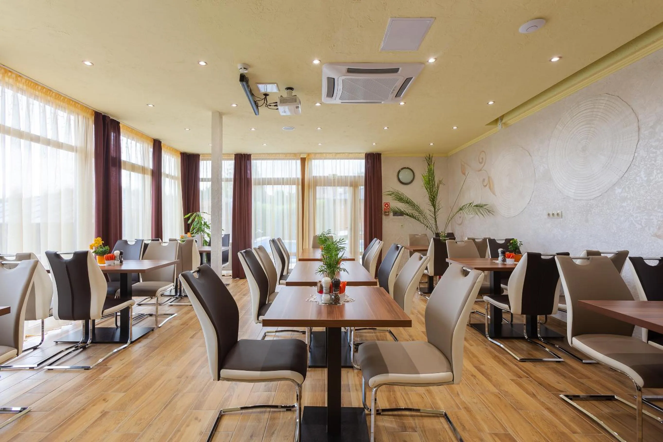 Restaurant/places to eat in Hotel Mayer Alsóörs