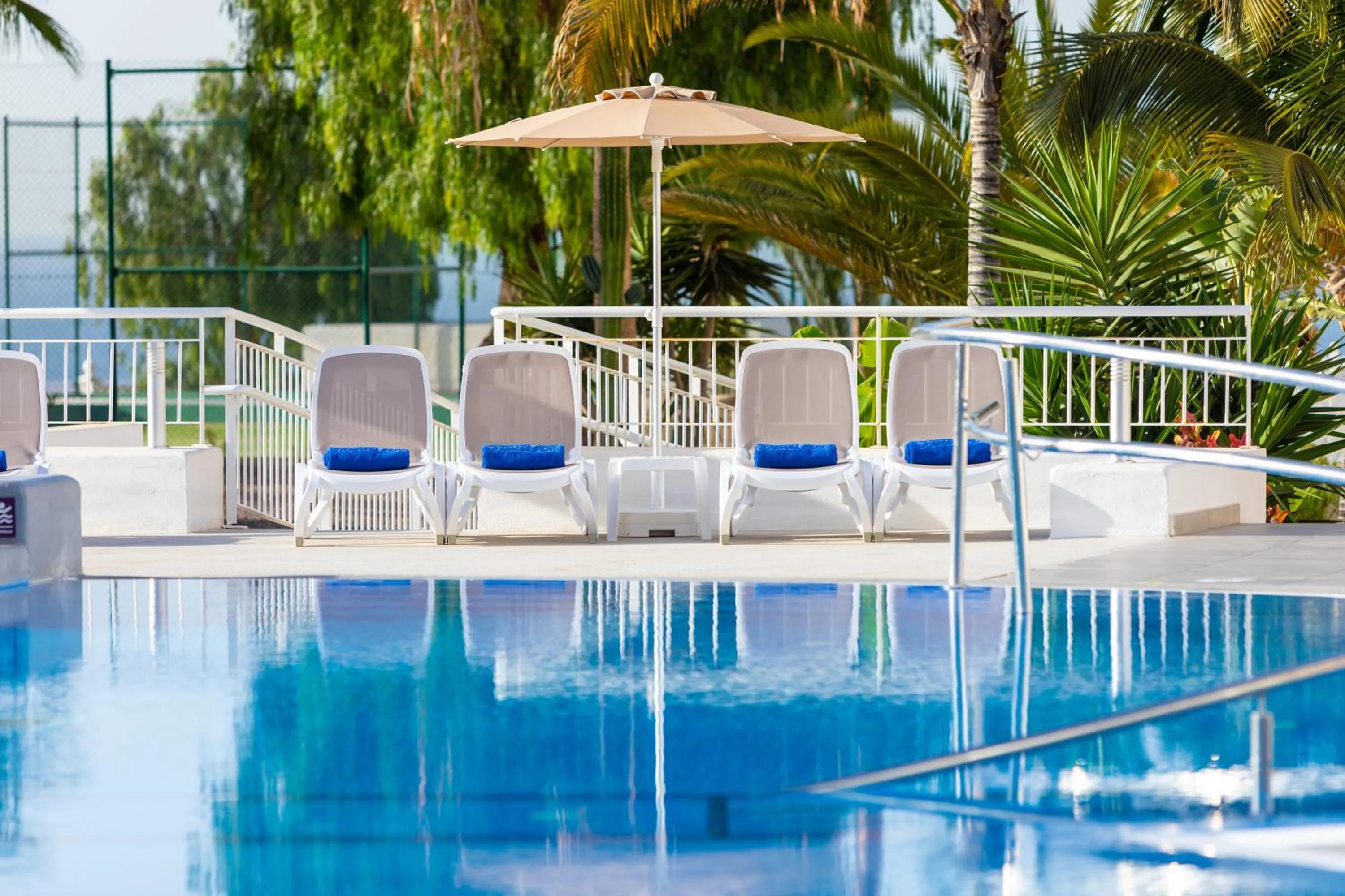 Pool view in Hotel Tropical Park