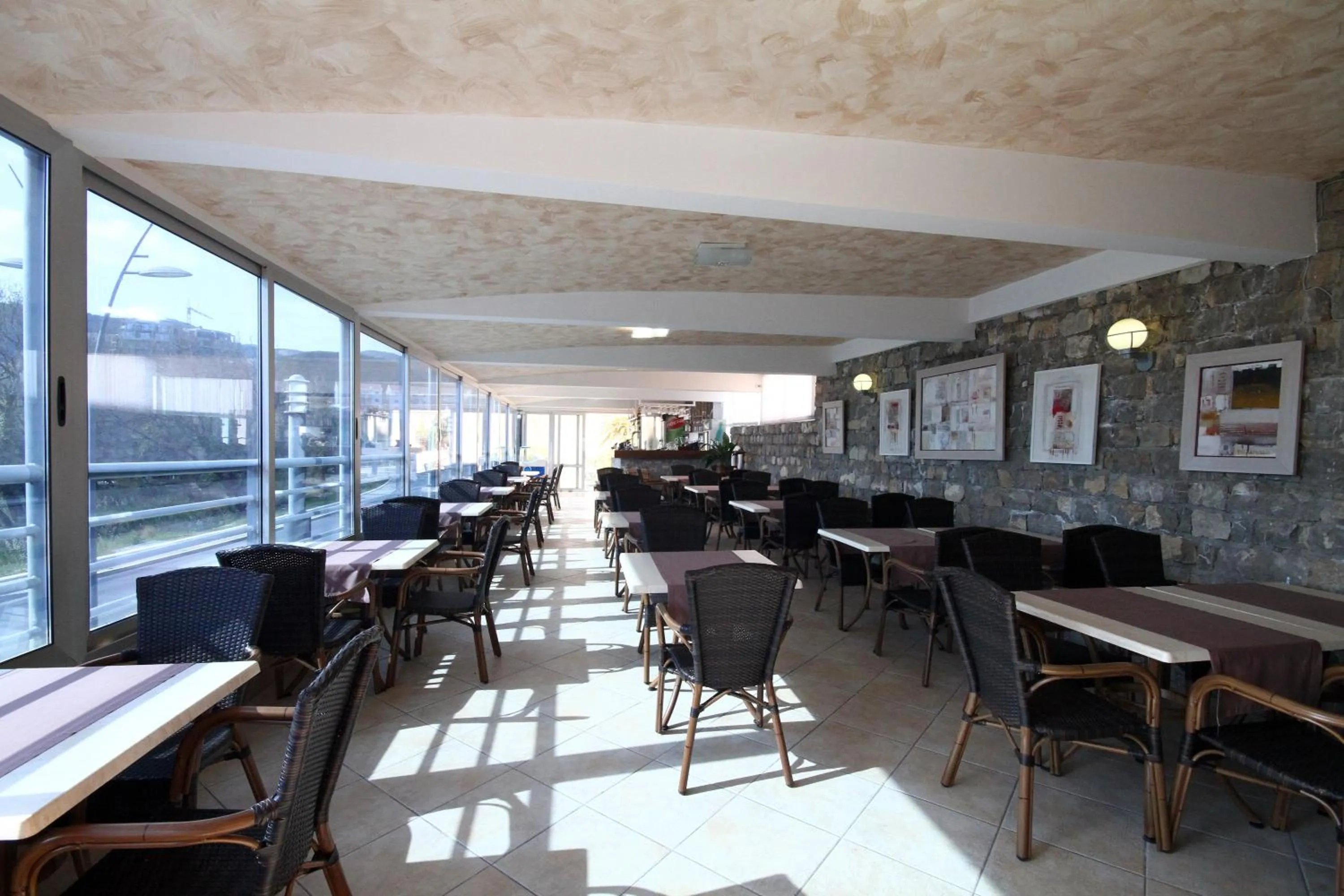 Restaurant/places to eat in Hotel Bella Vista