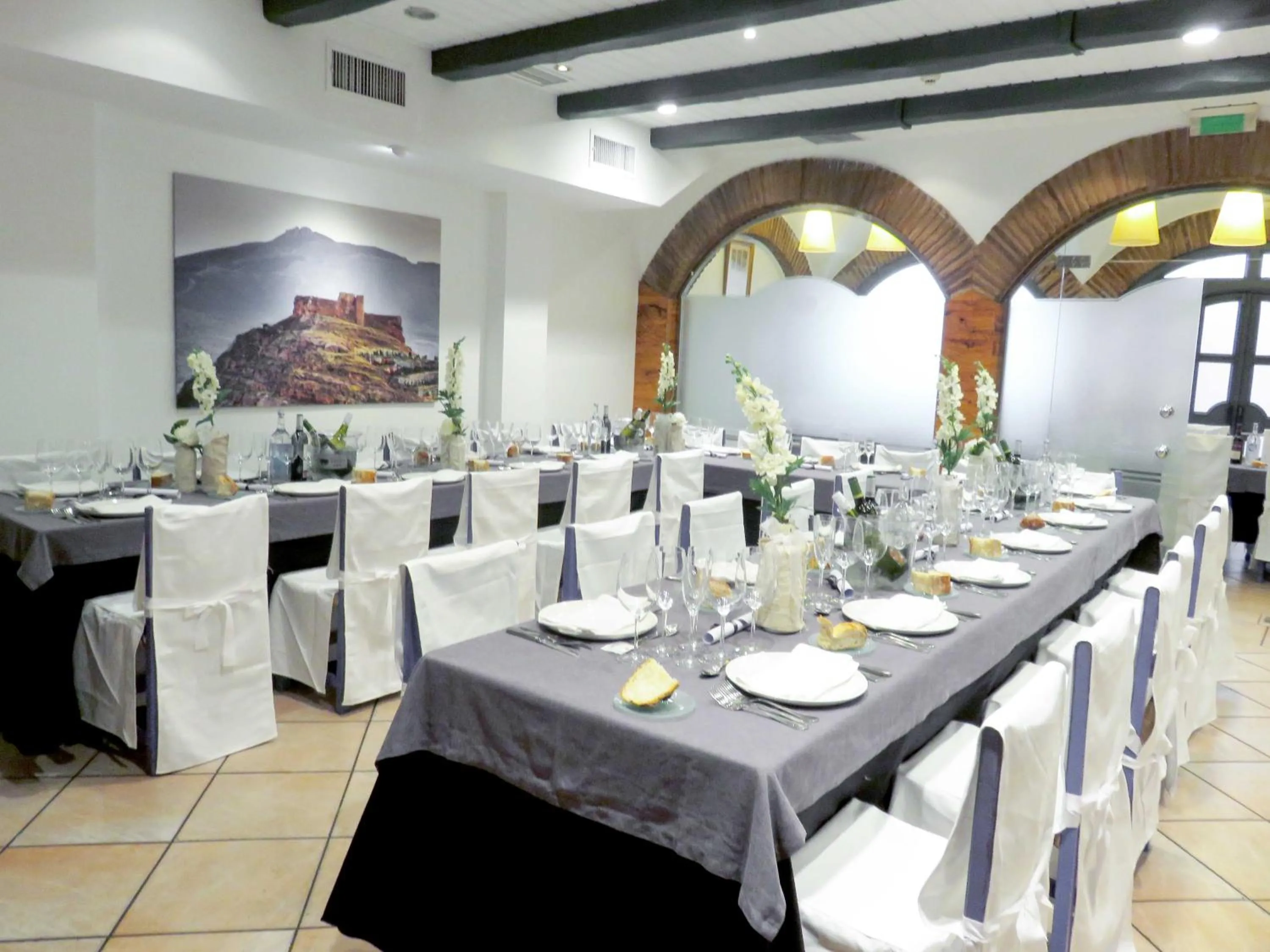 Restaurant/places to eat in Hotel Virrey