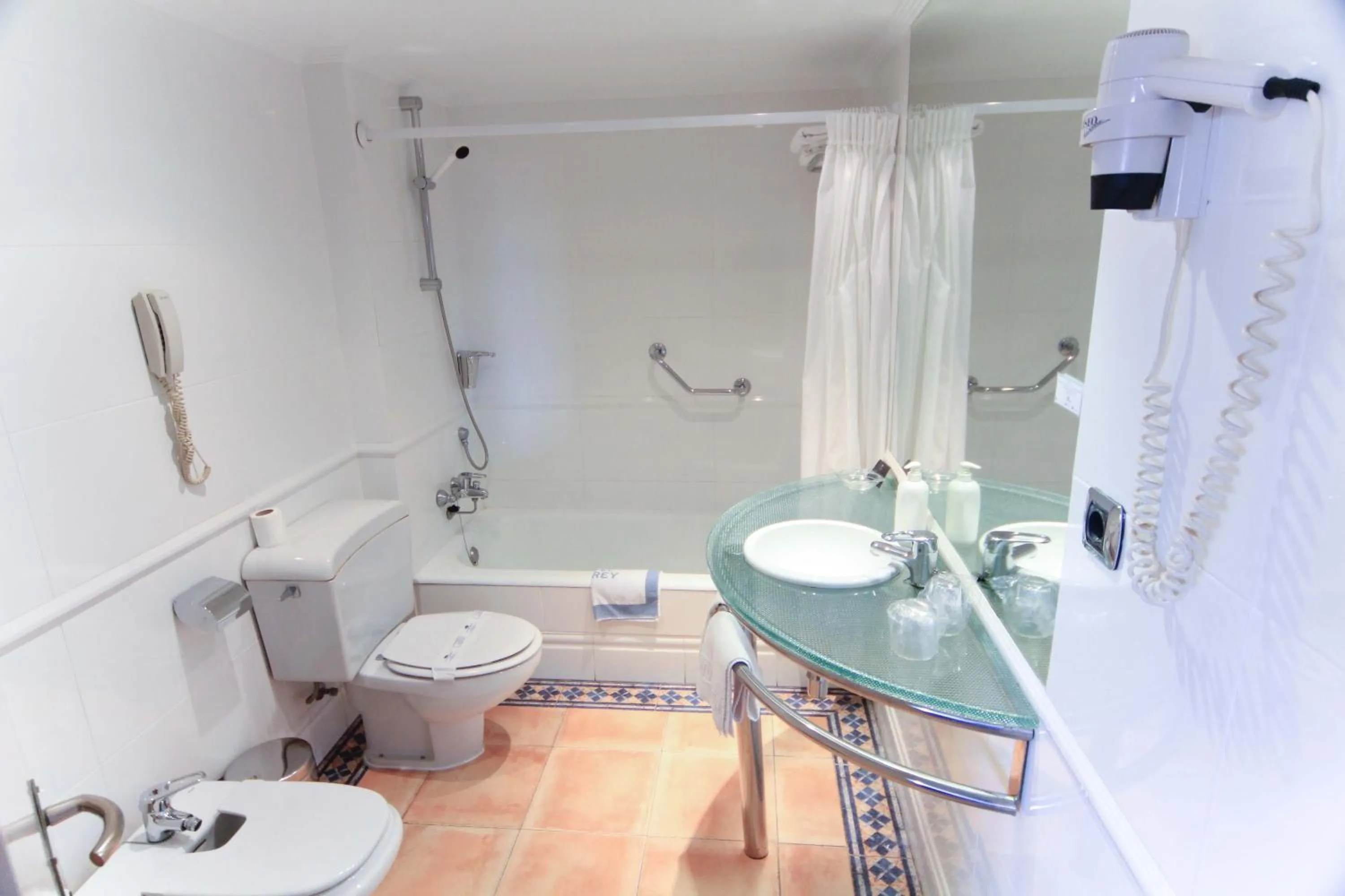 Bathroom in Hotel Virrey