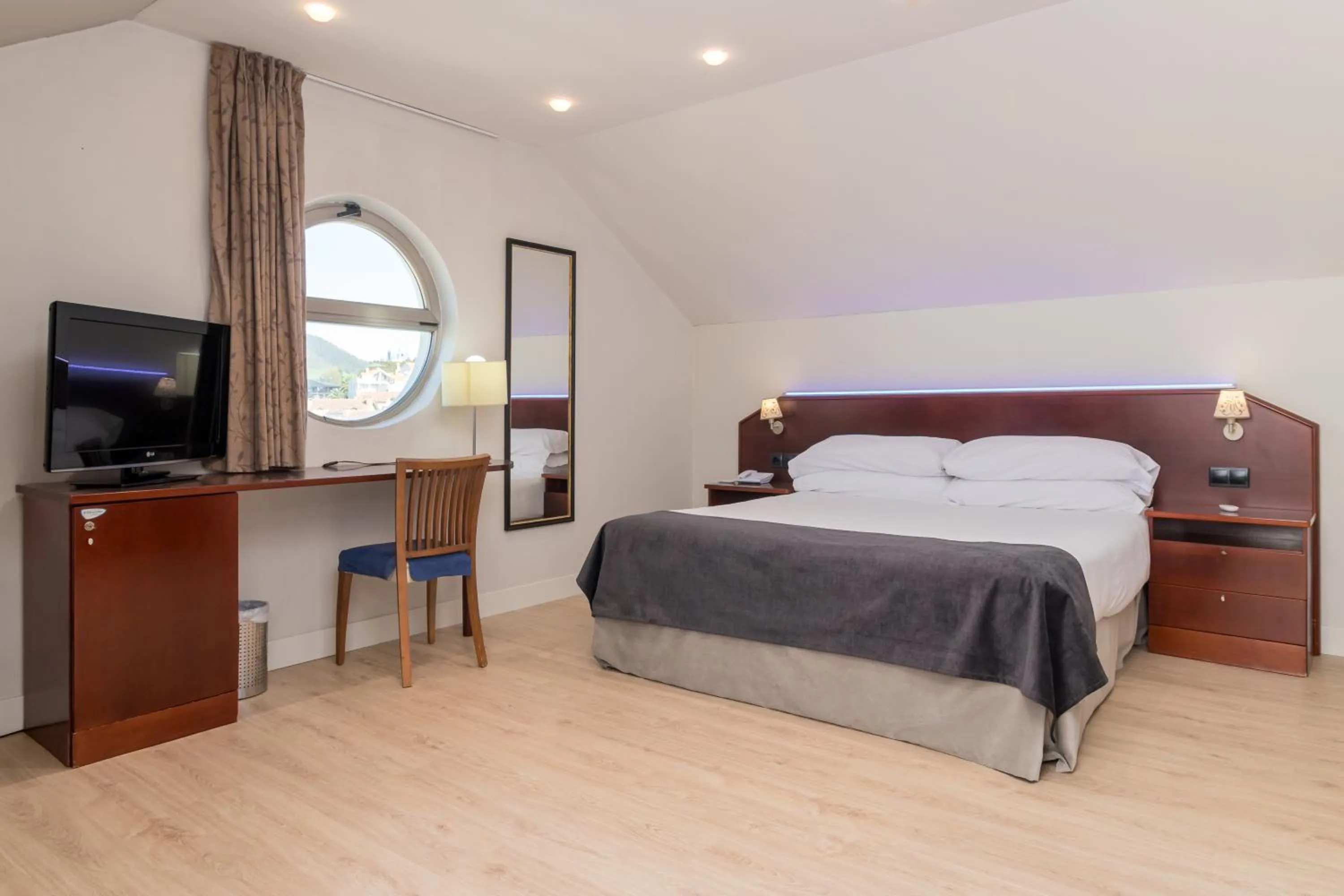 Photo of the whole room, Bed in Hotel Milagros Golf