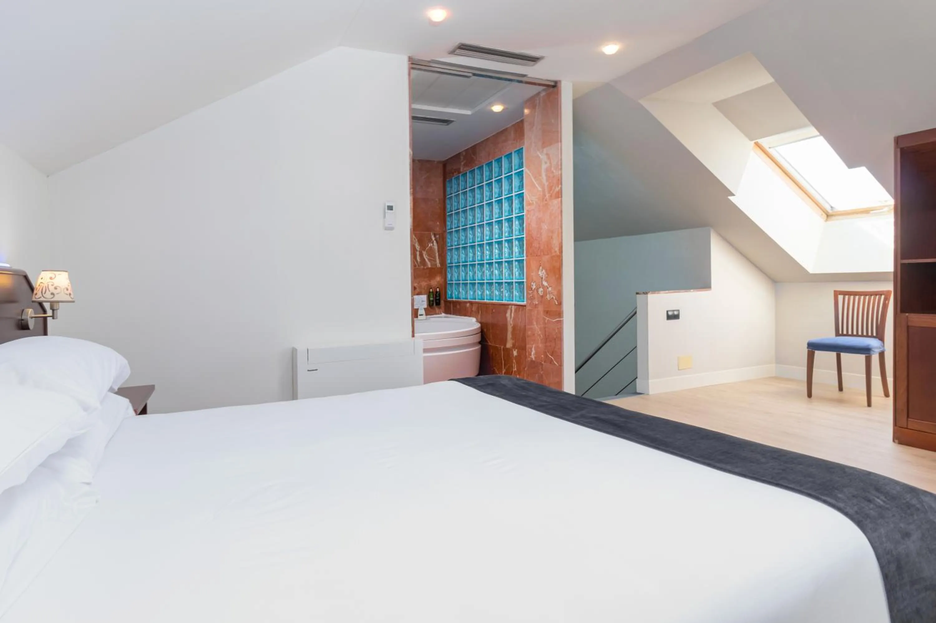 Photo of the whole room, Bed in Hotel Milagros Golf