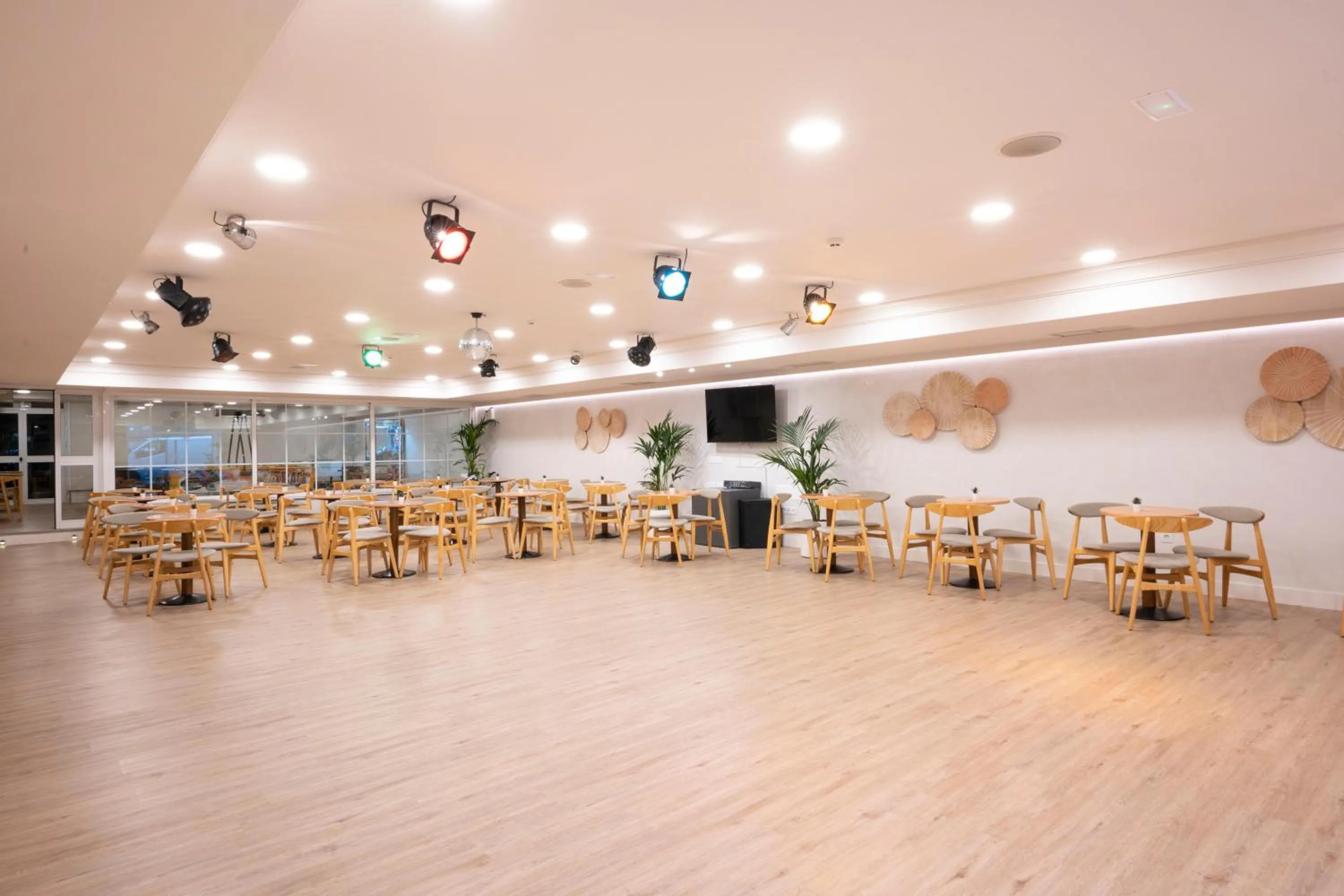 Restaurant/places to eat in GF Noelia