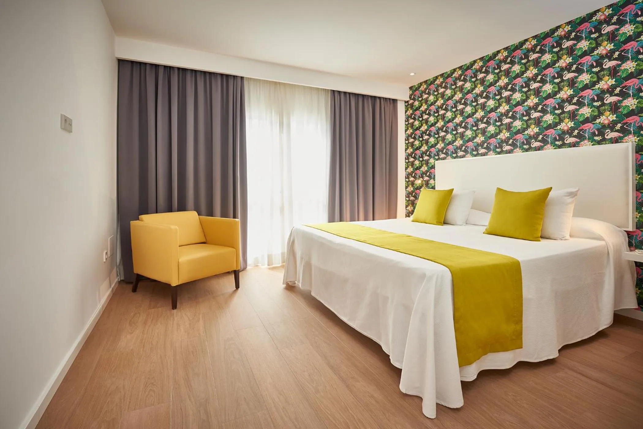 Bed in Flamingo Beach Mate