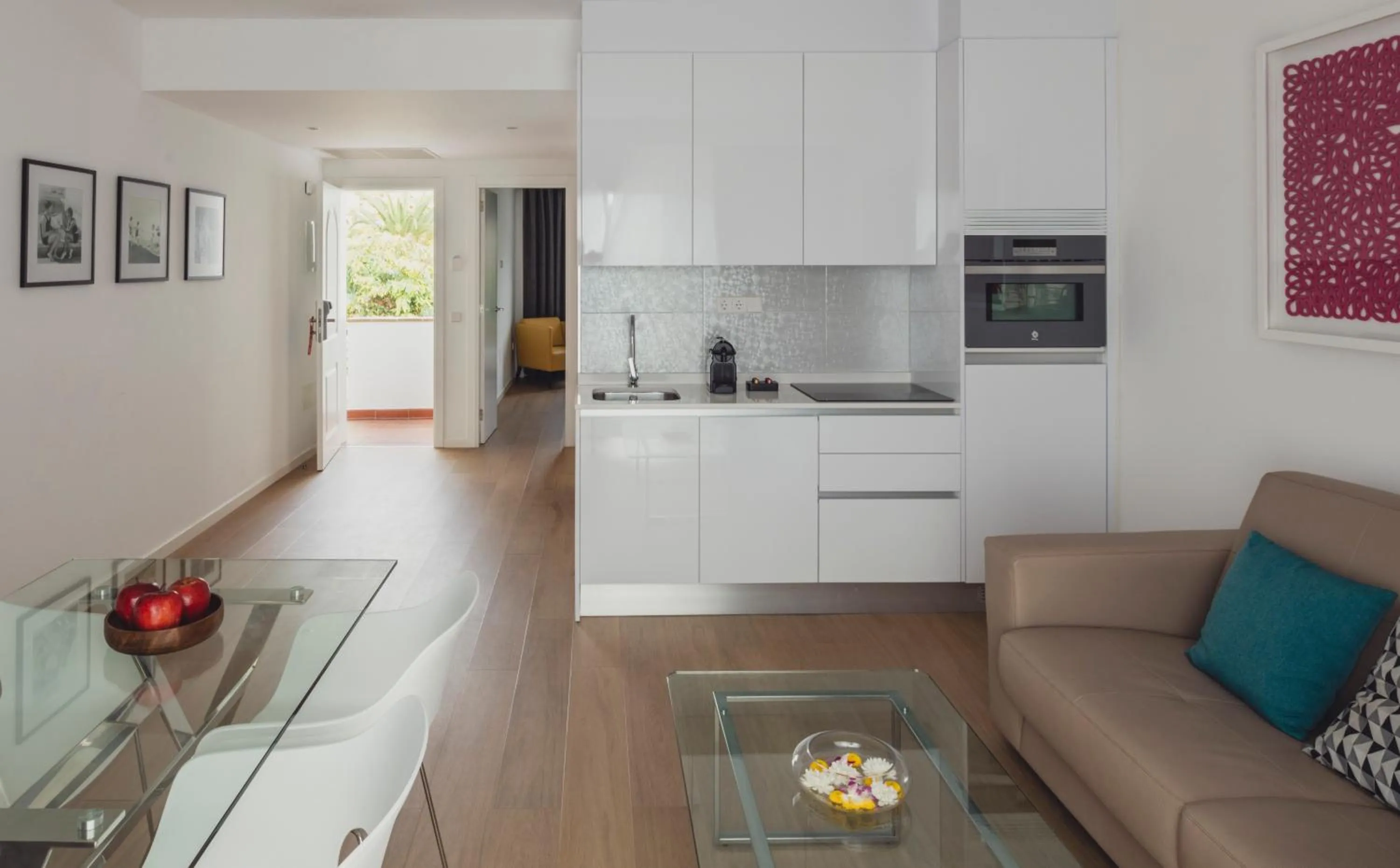 Kitchen or kitchenette in Flamingo Beach Mate